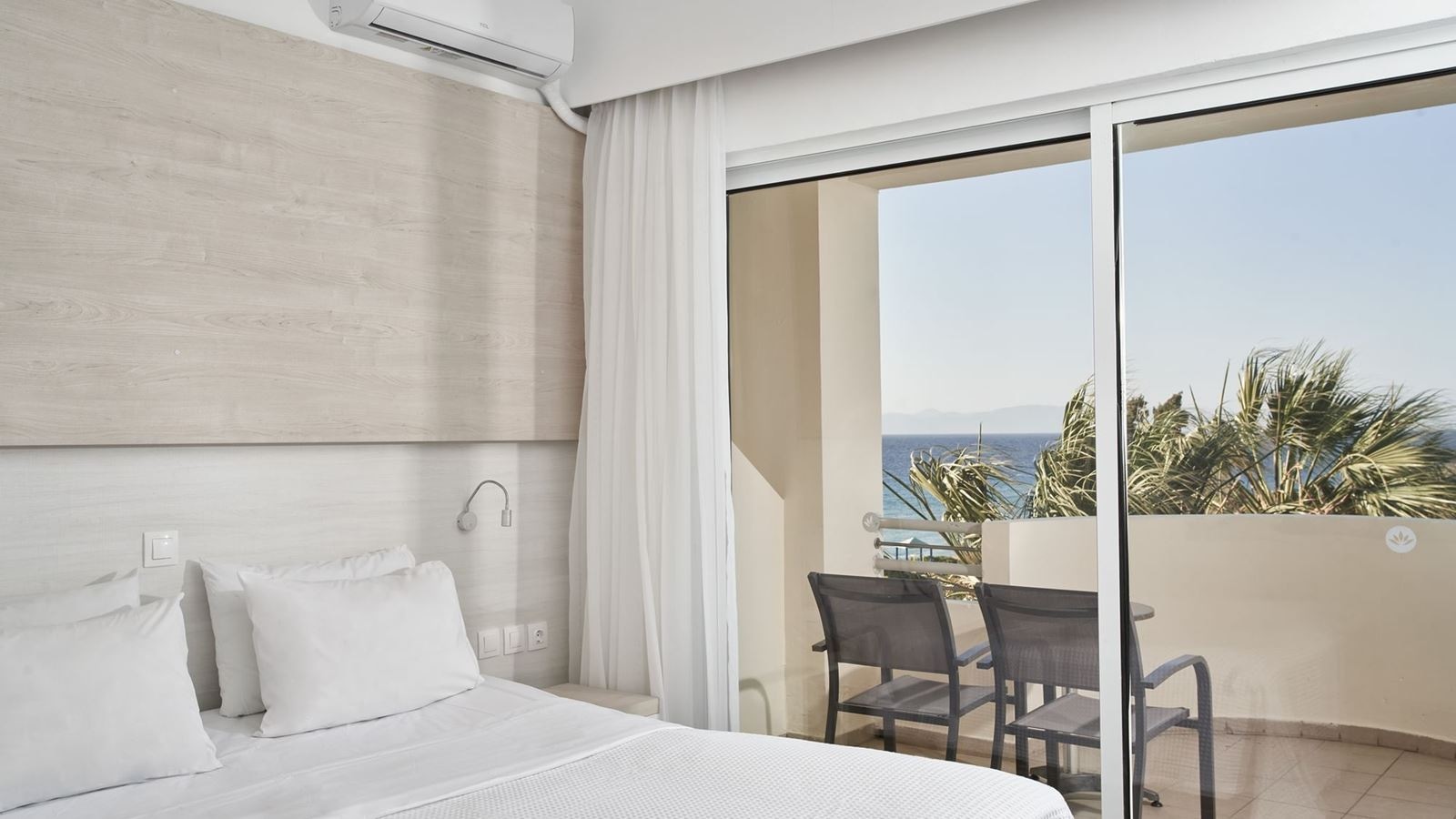 rooms-superior-family-room-sea-view