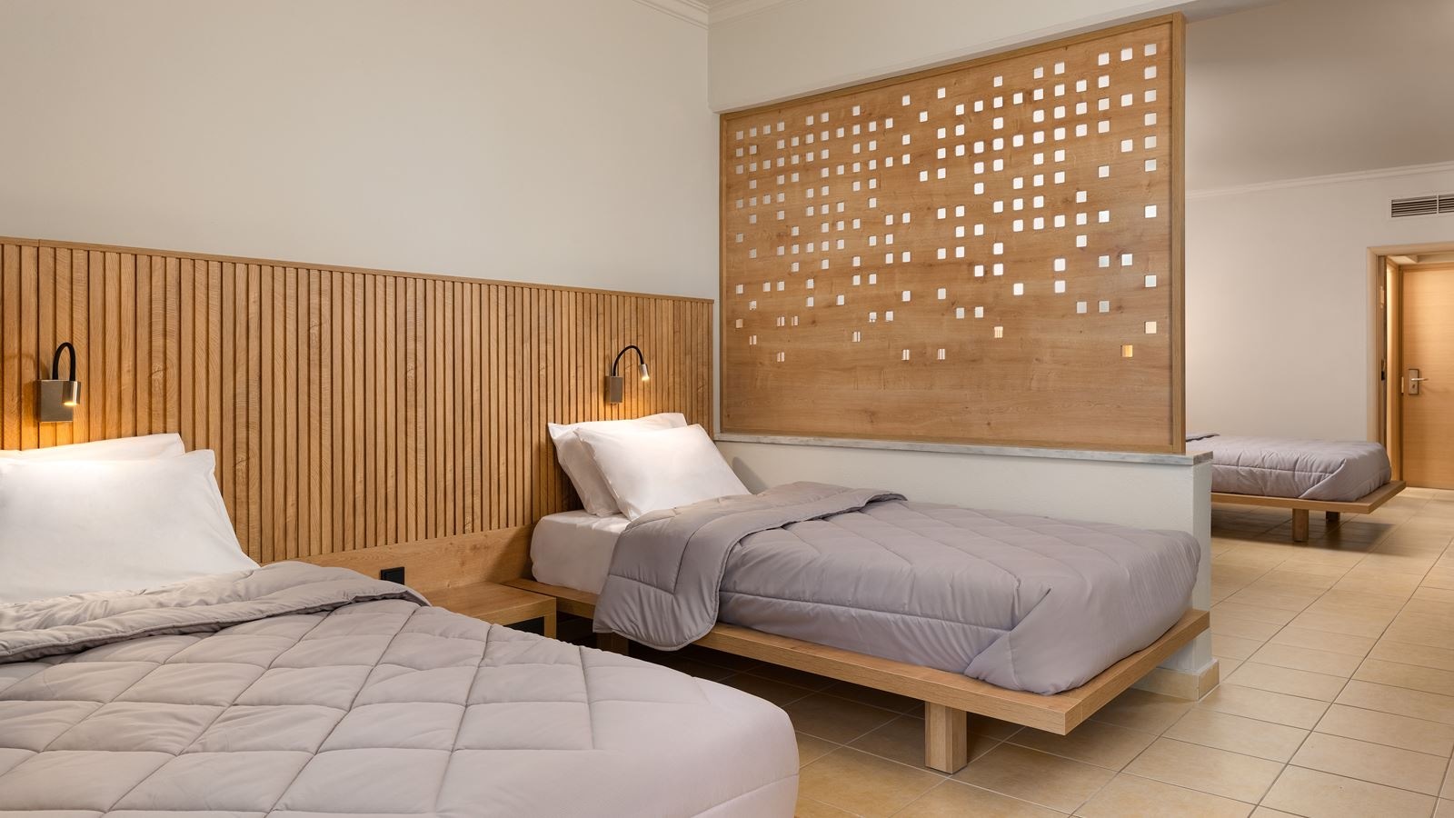 rooms-family-room-sea-view