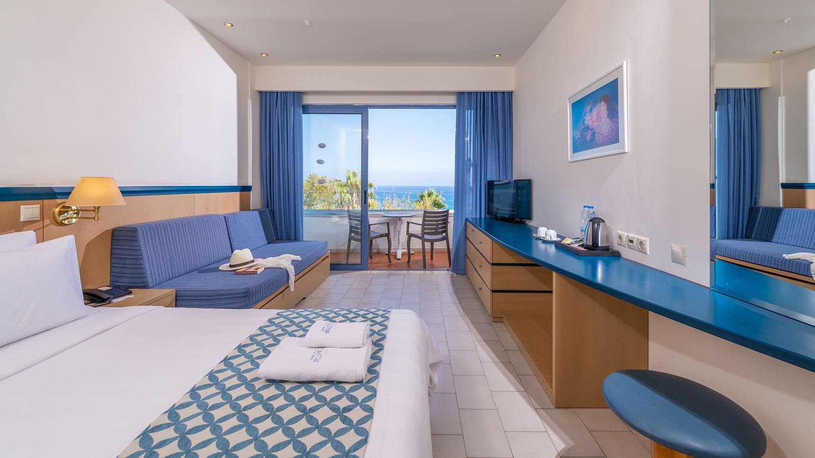 rooms-double-sea-view-balcony-or-terrace