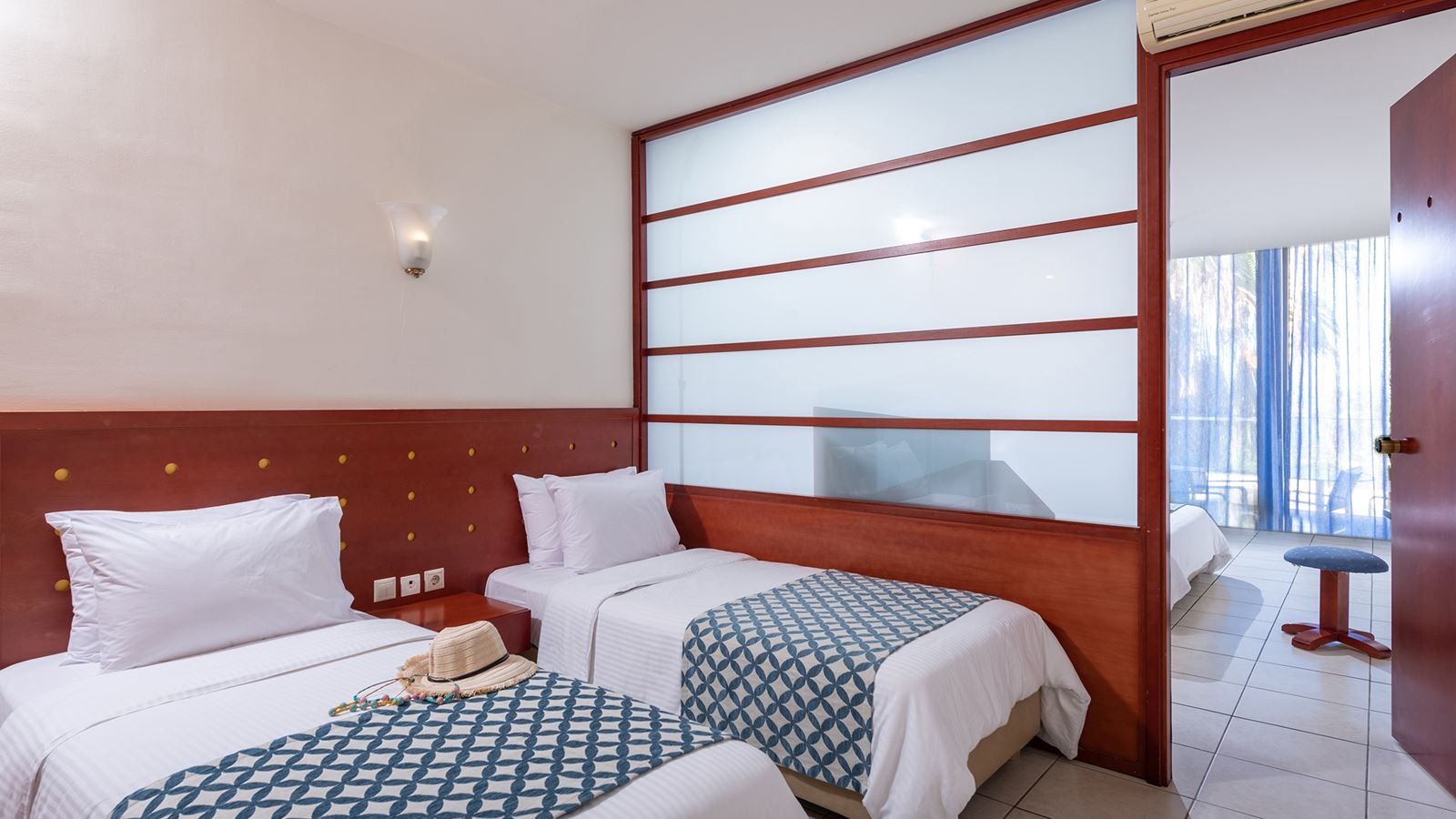 rooms-economy-family-land-view-5-pax