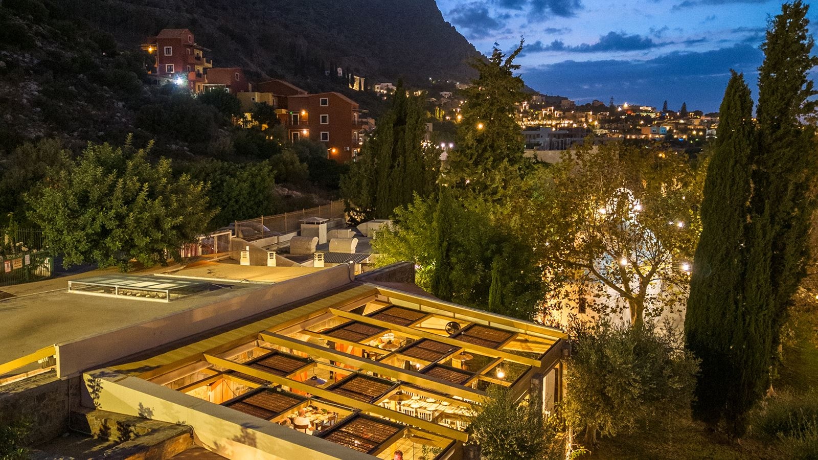 restaurants-kafeneio-traditional-restaurant-fixed-menu