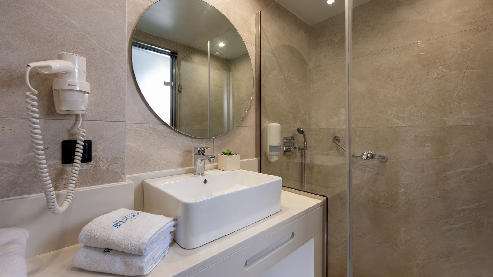 rooms-double-superior-land-view