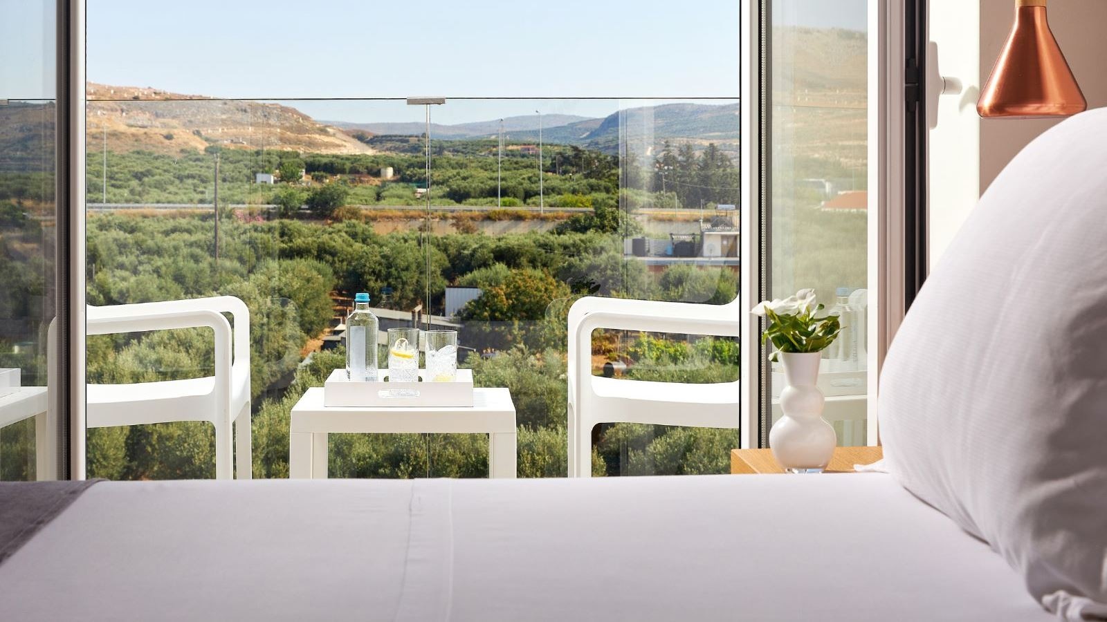 rooms-room-superior-double-sea-front-balcony