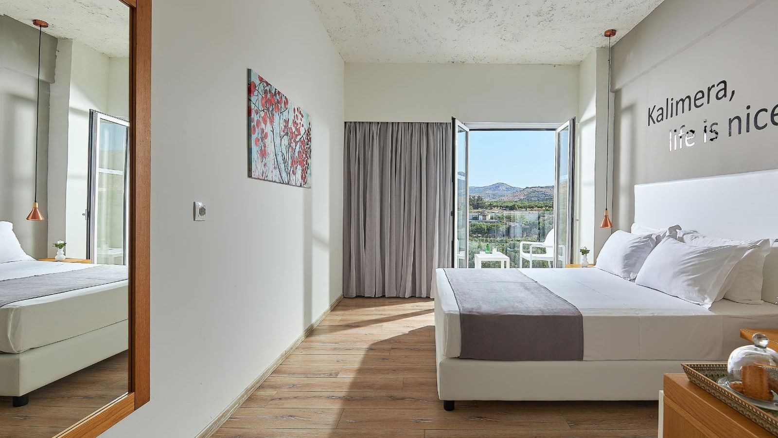 rooms-room-superior-double-sea-front-balcony