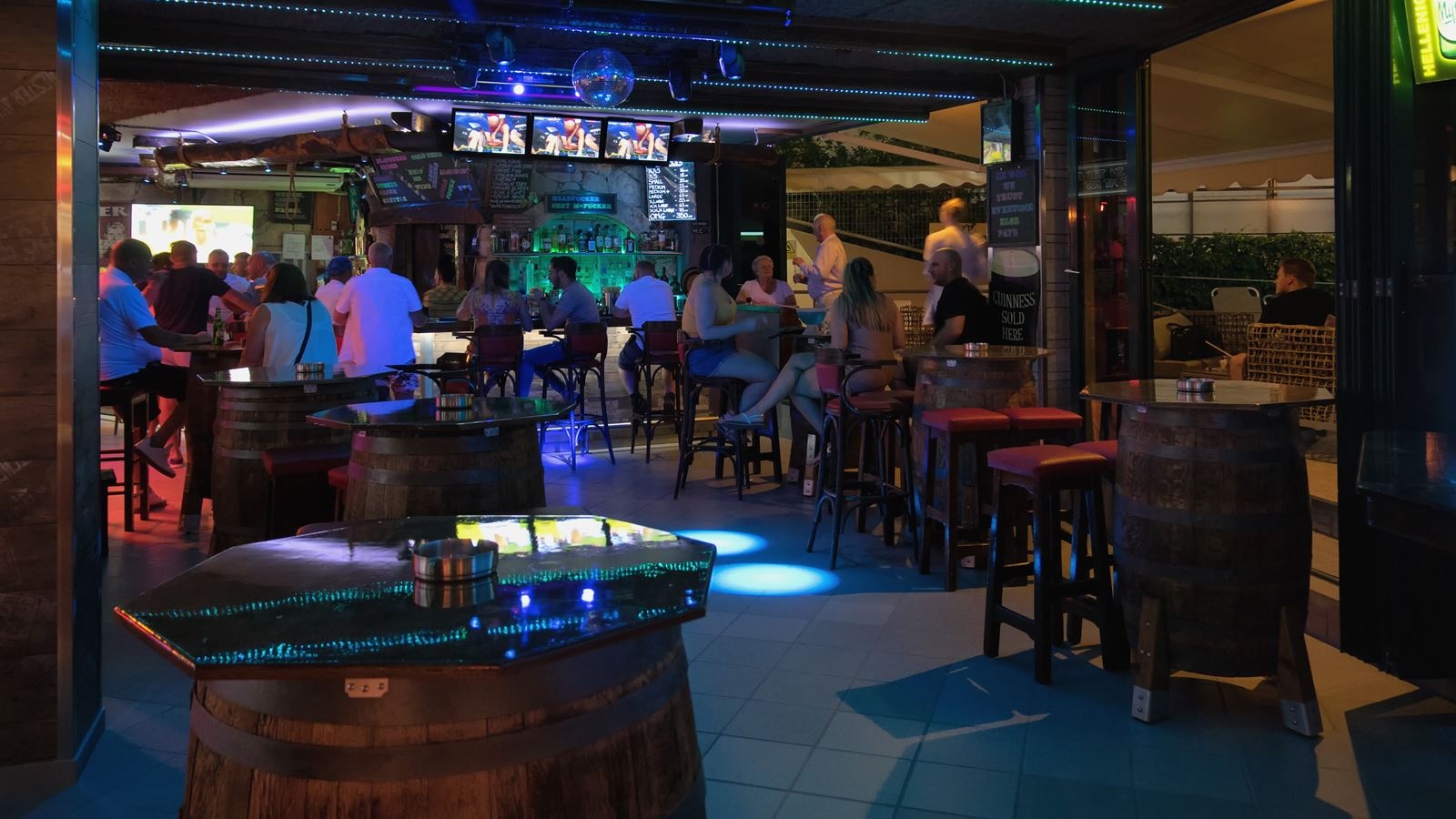 bars-ilios-1-pool-bar