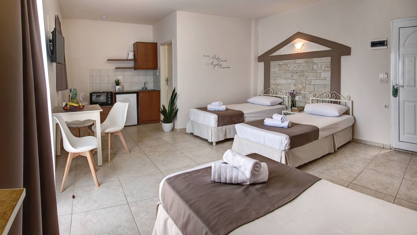 rooms-studio-triple-garden-view