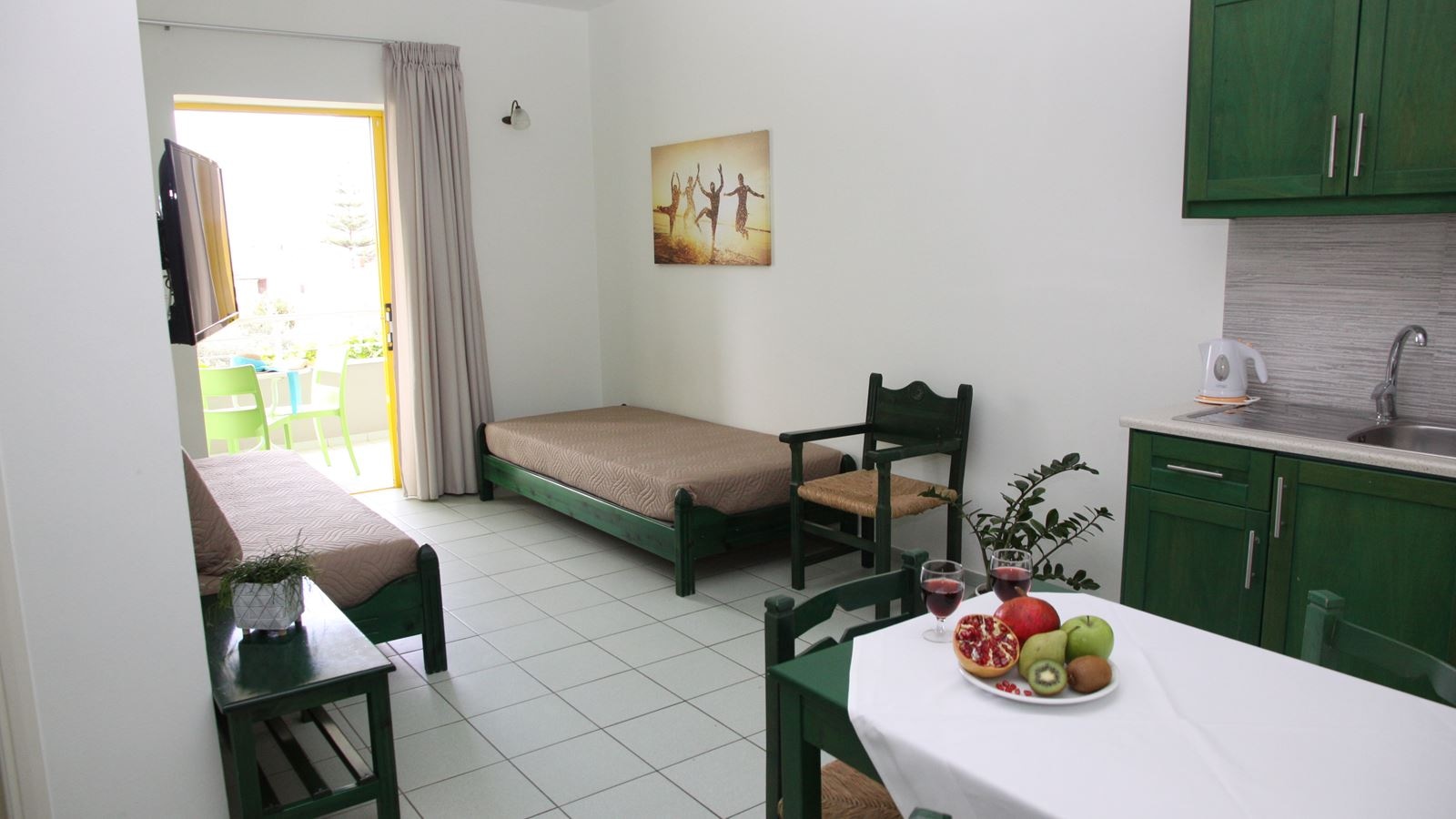 rooms-1-bedroom-apartment-balcony-or-terrace