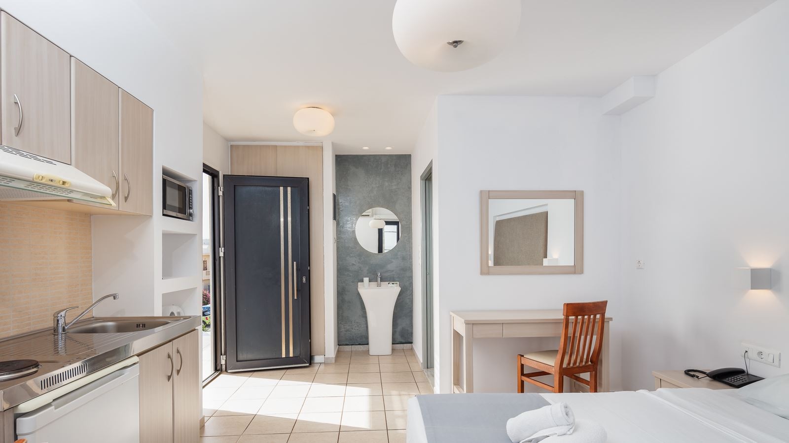 rooms-studio-standard-balcony-or-terrace