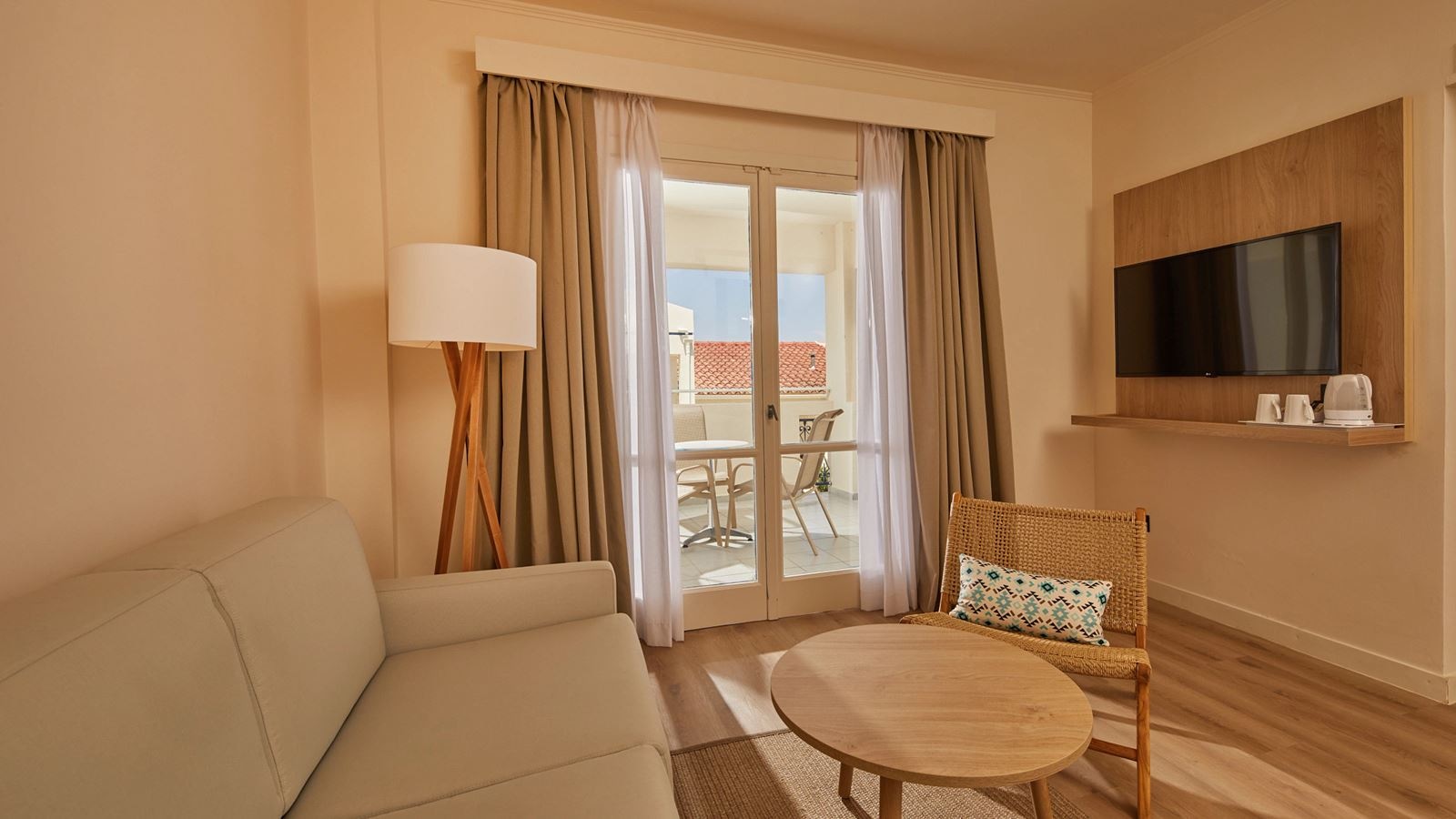 rooms-junior-suite-inland-view