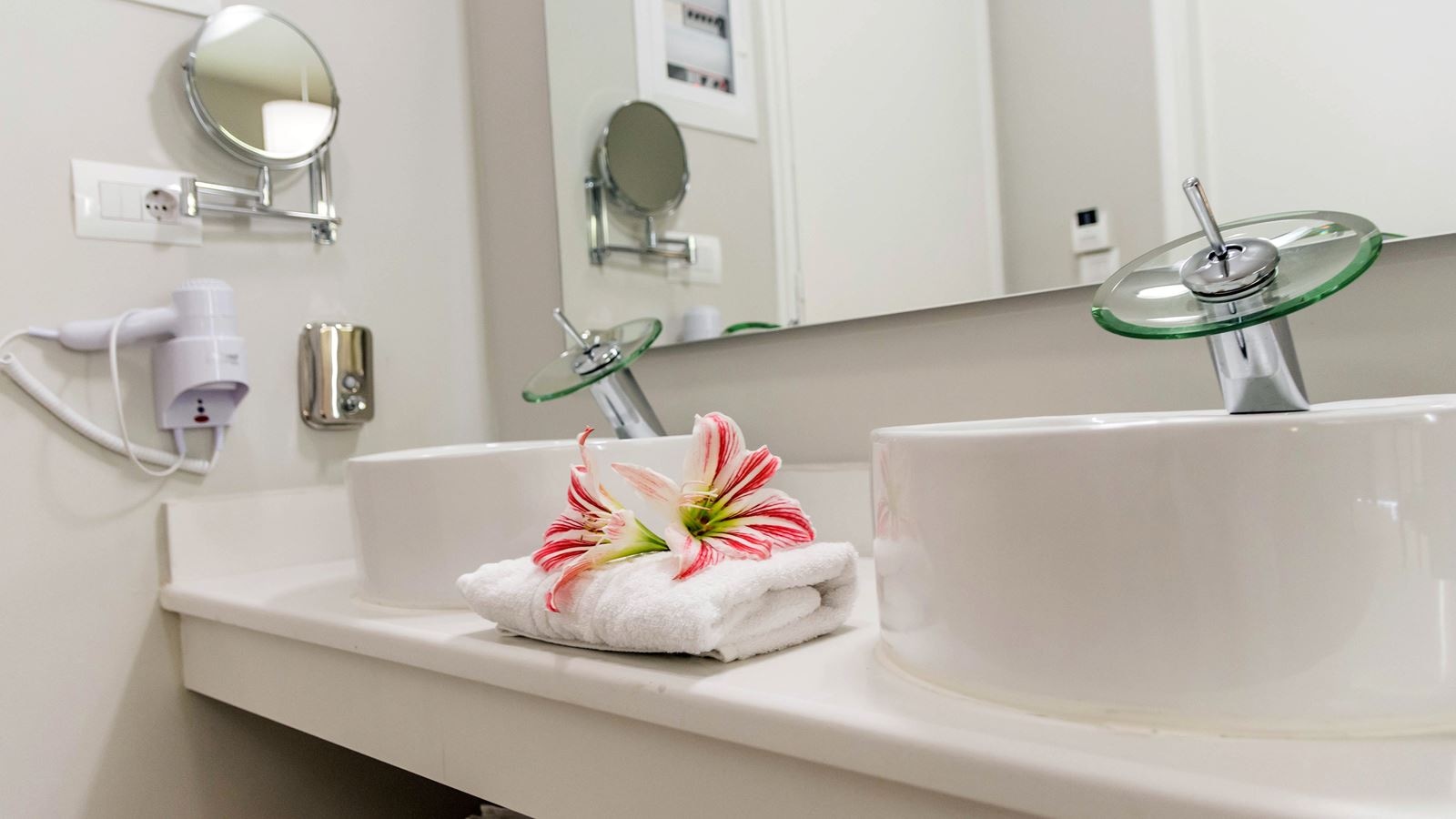 rooms-room-standard-double-balcony-or-terrace