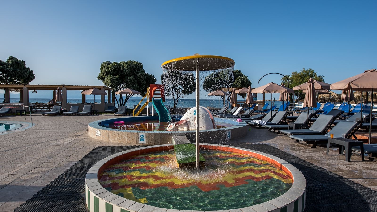 pools-outdoor-childrens-pool