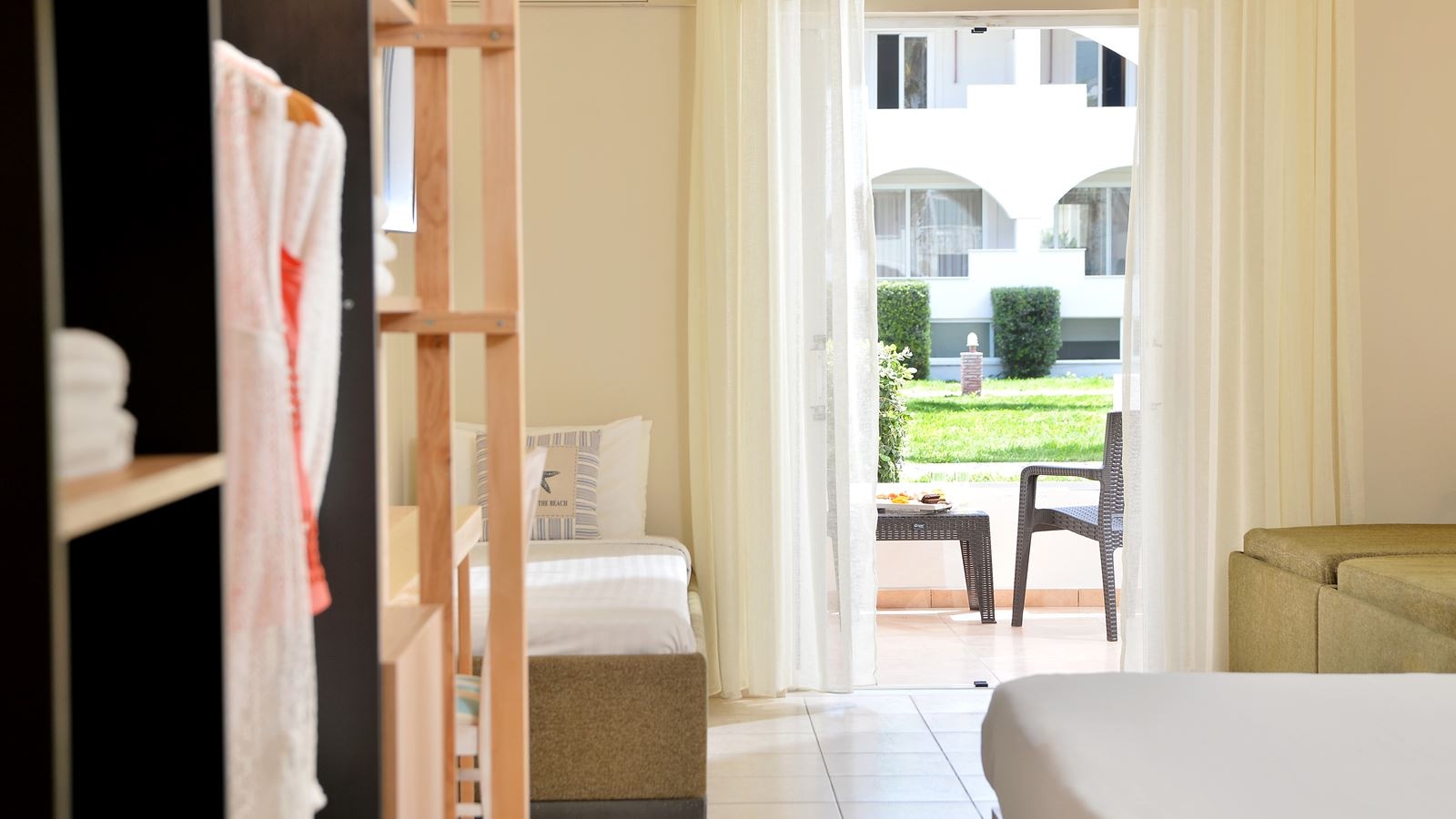 rooms-superior-room-side-sea-view-balcony-or-terrace