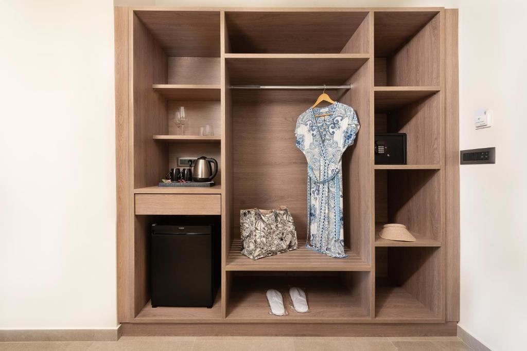 rooms-room-double-pool-sea-view-balcony