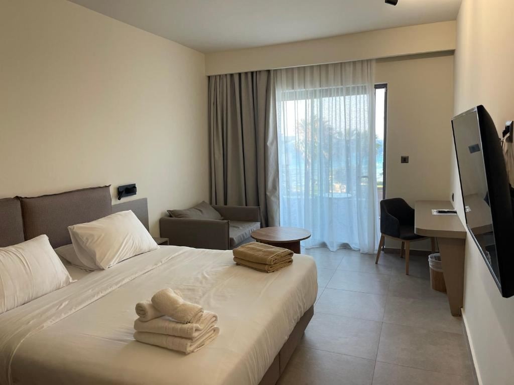 rooms-room-singleuse-seafront-balcony