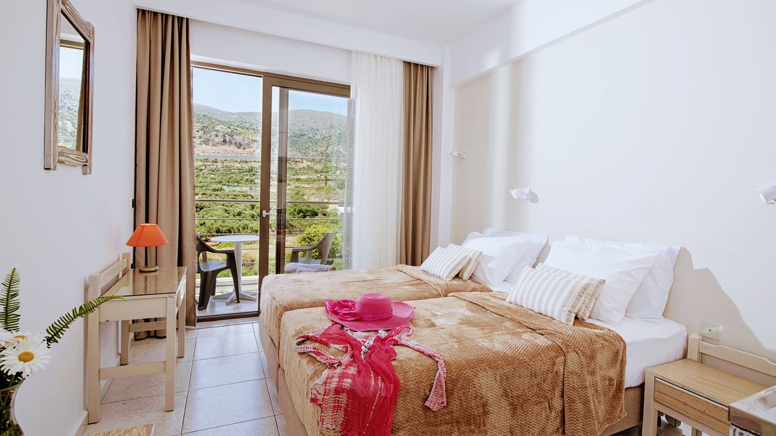 rooms-double-standard-studio