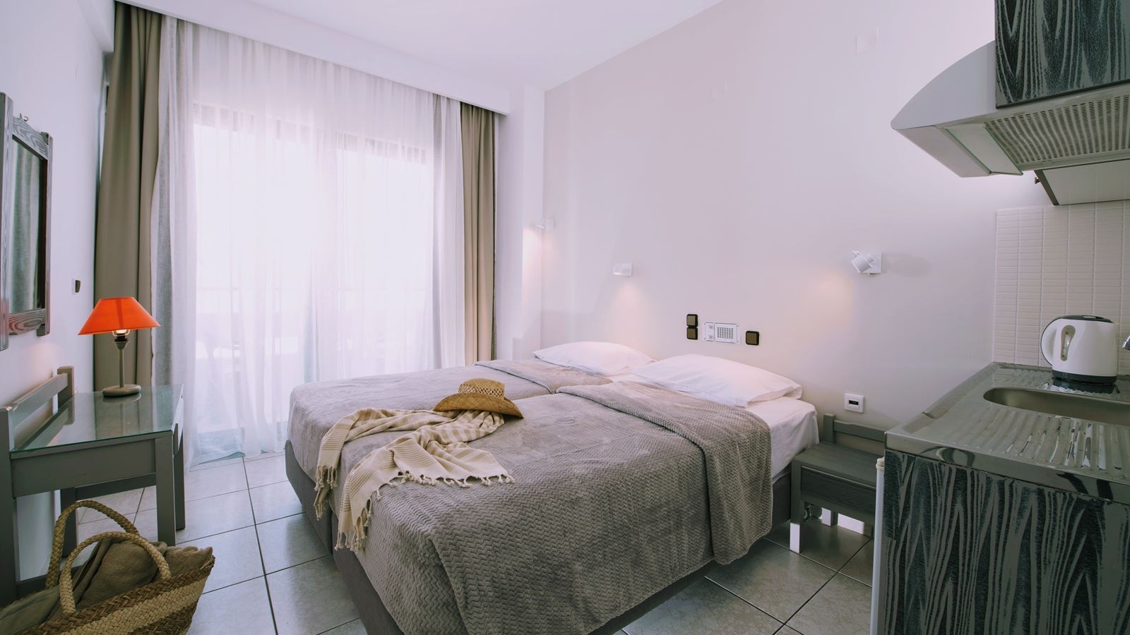 rooms-double-standard-studio