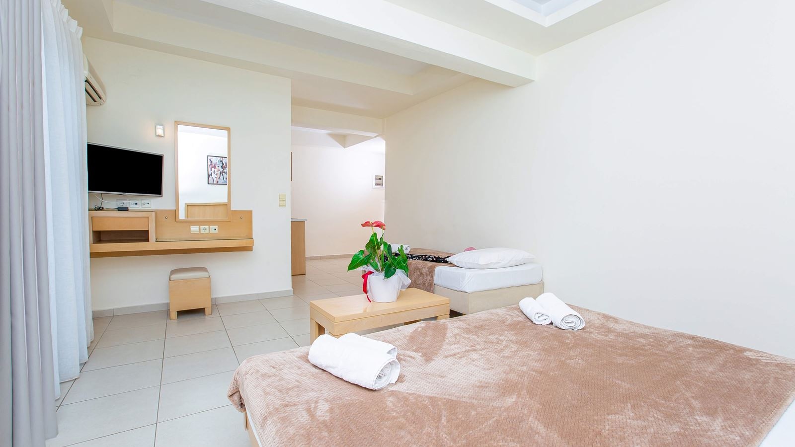 rooms-superior-triple-studio