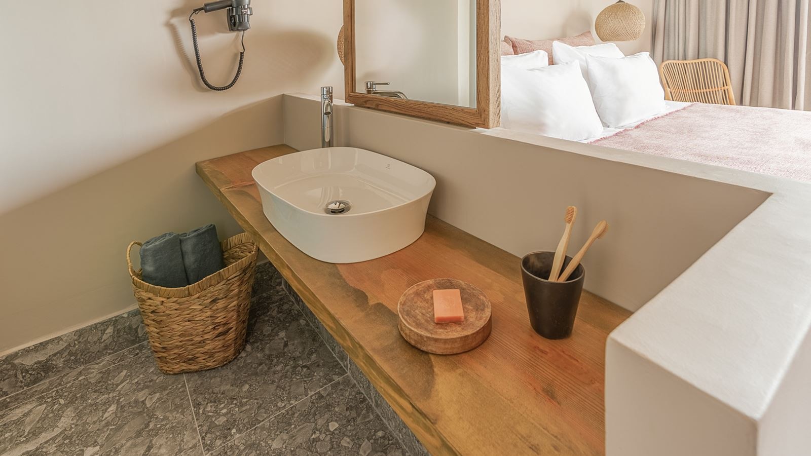 rooms-double-room-panoramic-bay-view