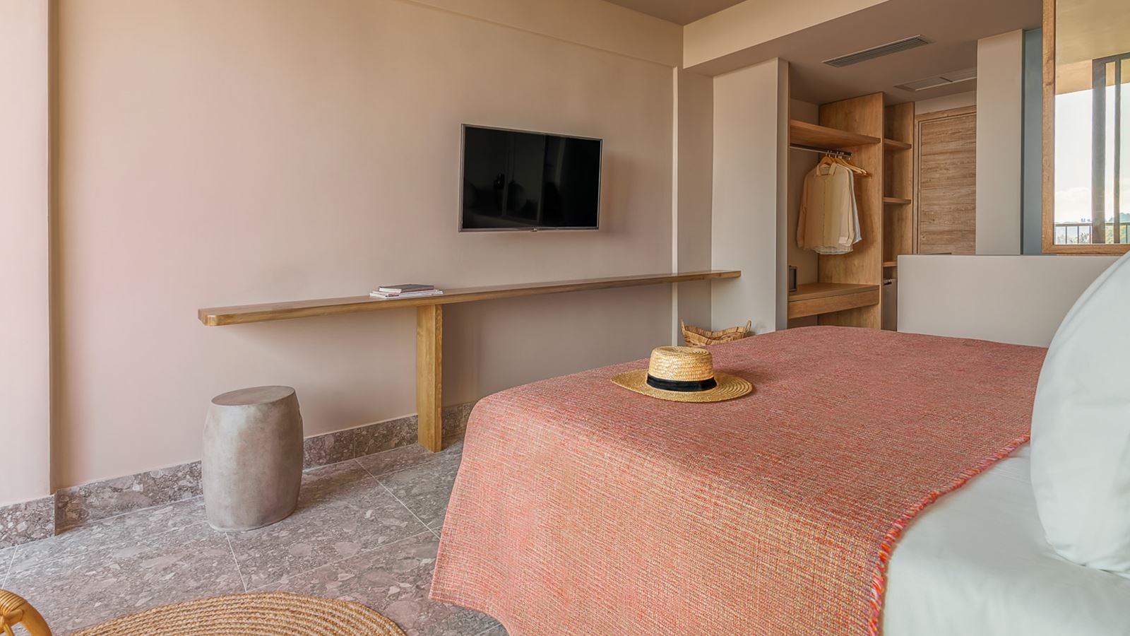 rooms-triple-room-panoramic-bay-view