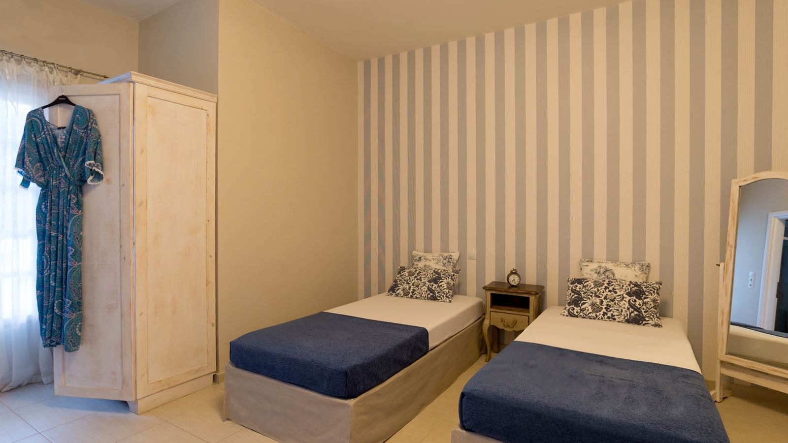 rooms-studio-superior-twindouble-balcony-or-terrace