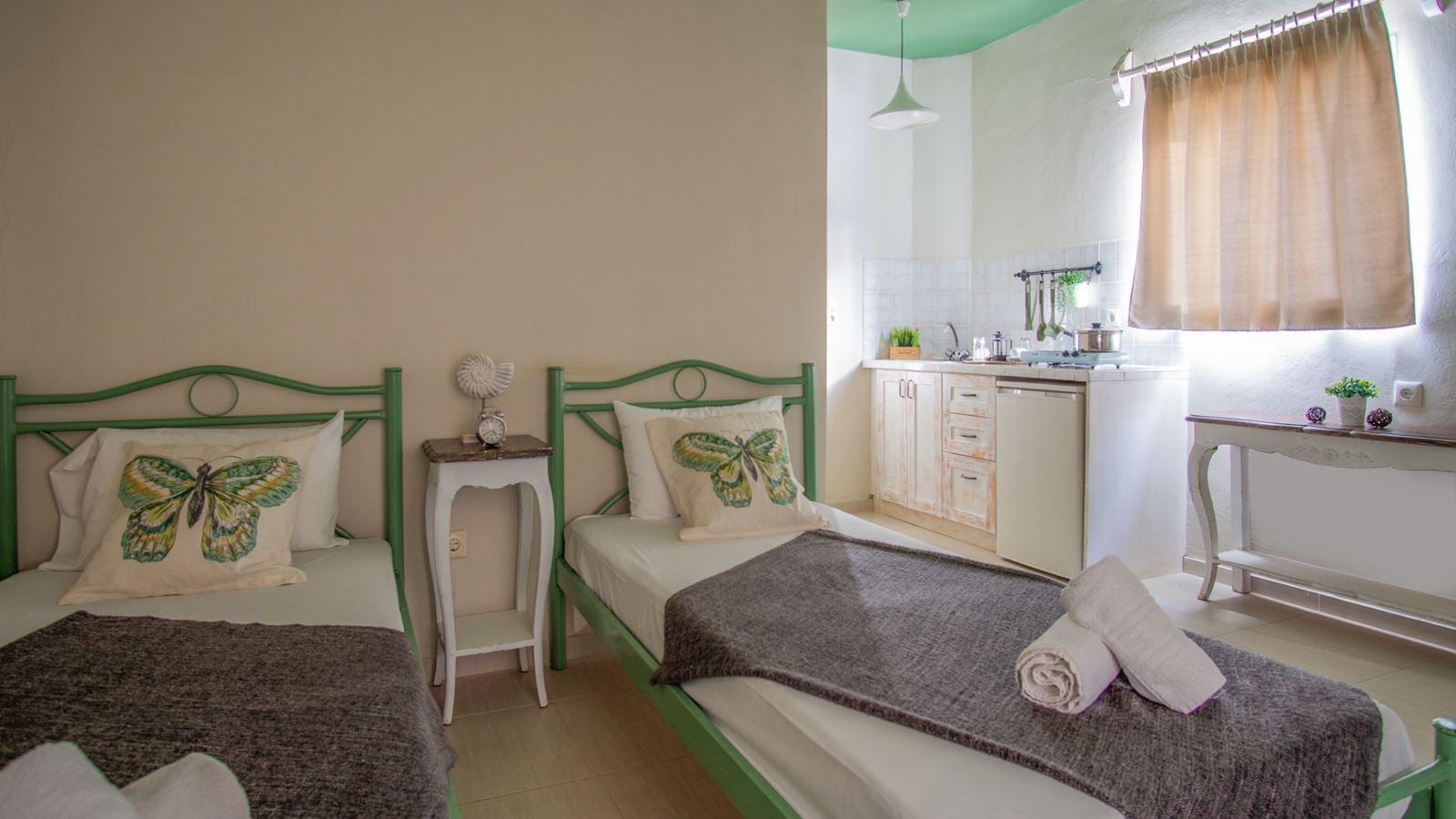 rooms-studio-superior-twindouble-balcony-or-terrace