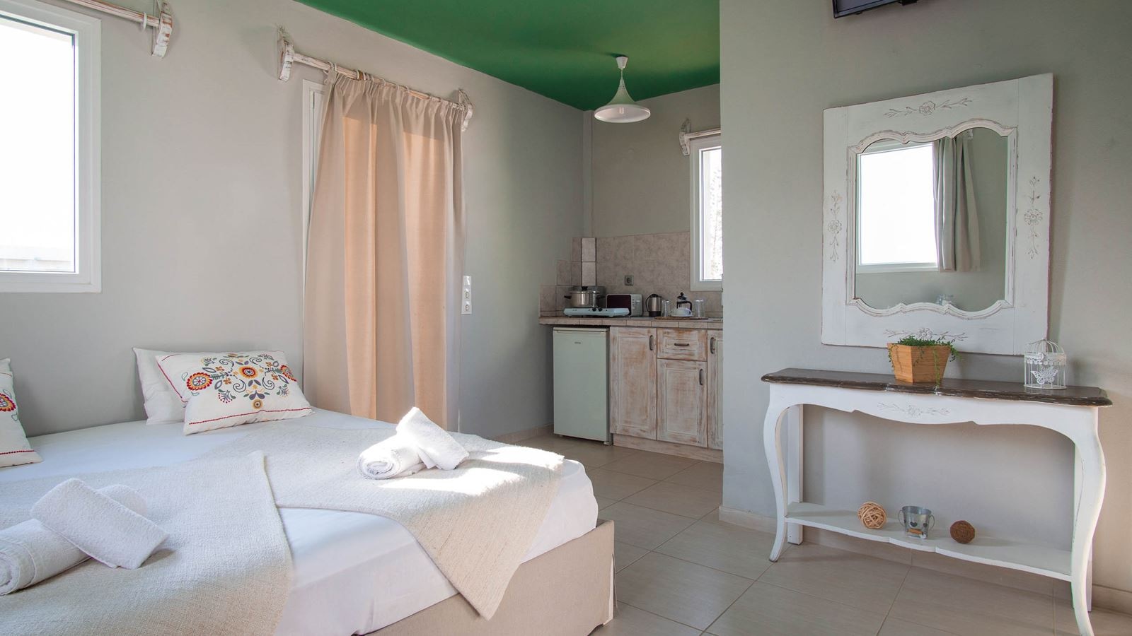 rooms-studio-superior-twindouble-balcony-or-terrace