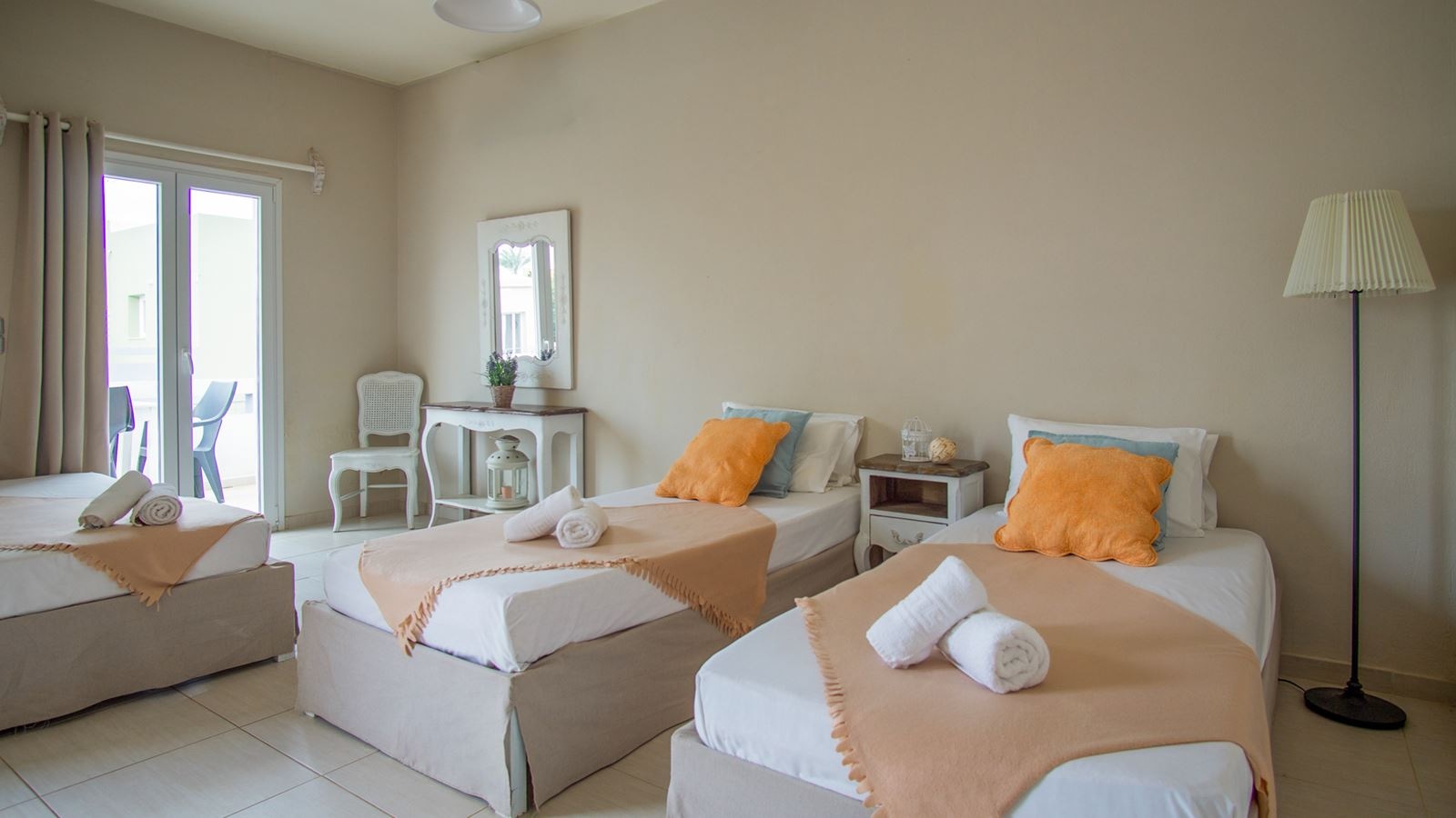 rooms-studio-superior-triple-balcony-or-terrace