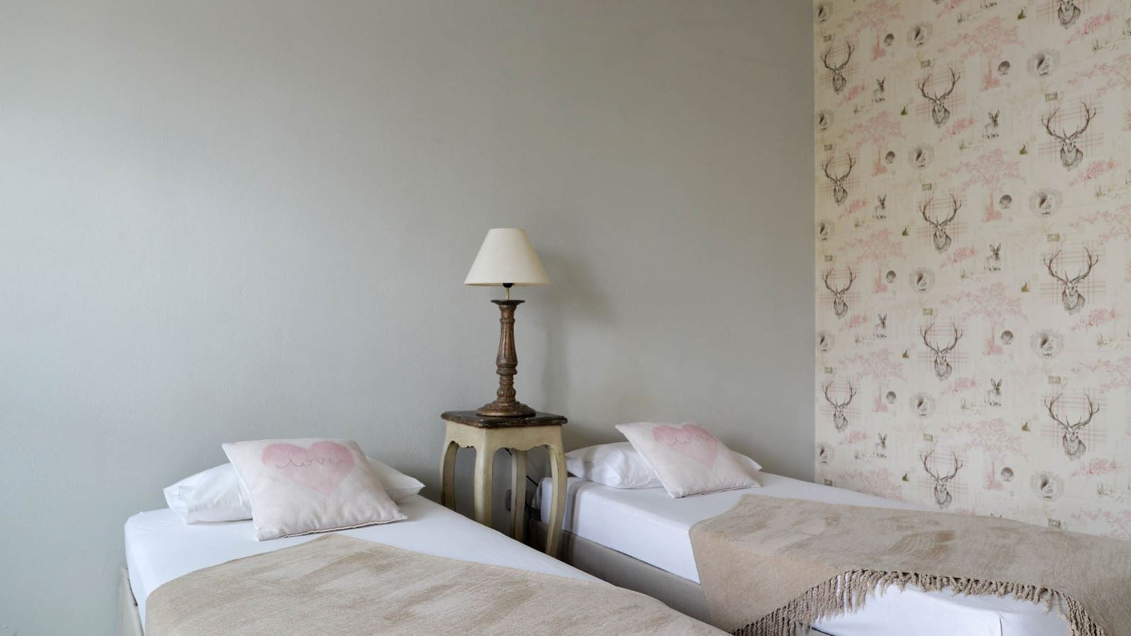 rooms-studio-superior-triple-balcony-or-terrace