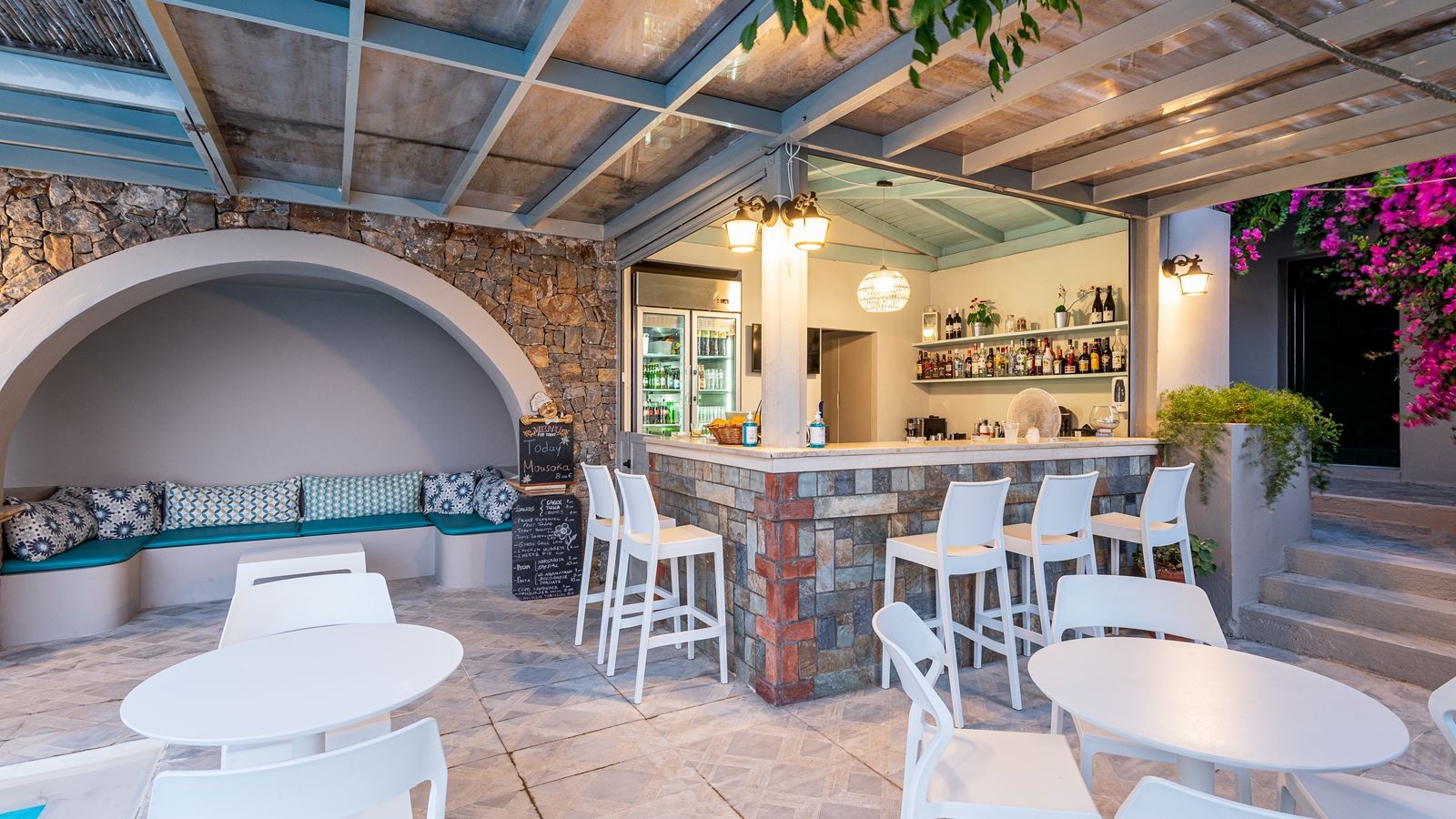 bars-aphea-pool-snack-bar