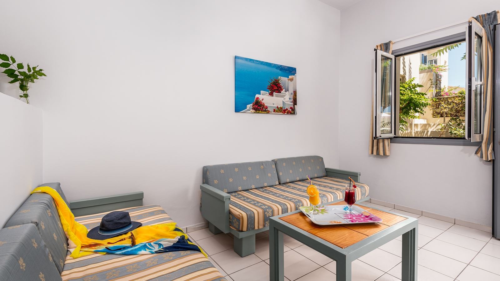 rooms-one-bedroom-apartment-inland-view