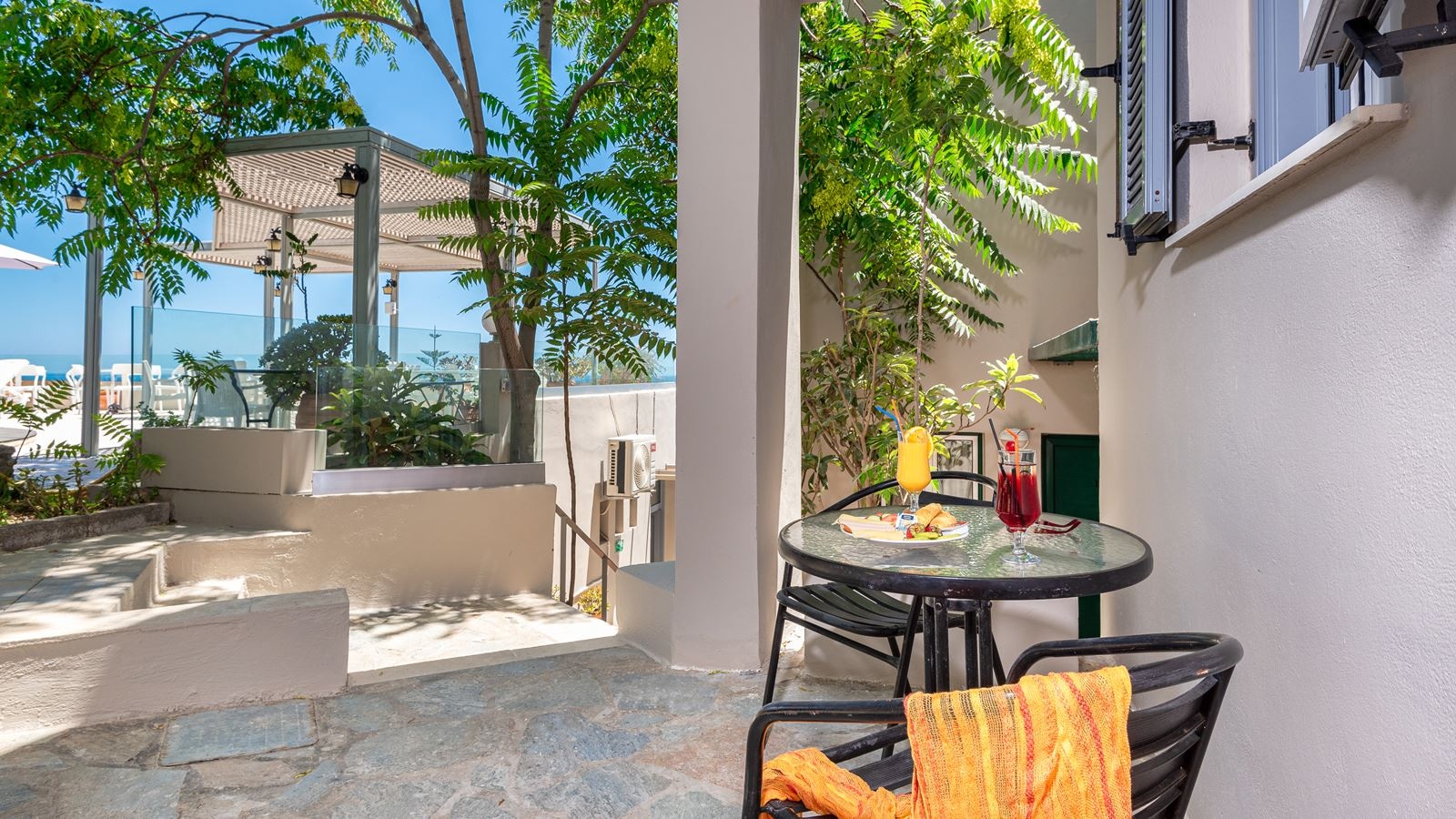 rooms-one-bedroom-apartment-inland-view