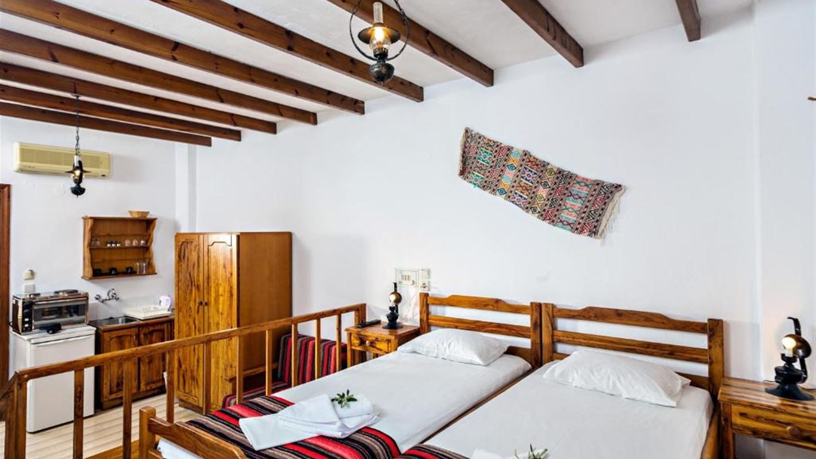 rooms-apartment-2-bedroom-4-pax