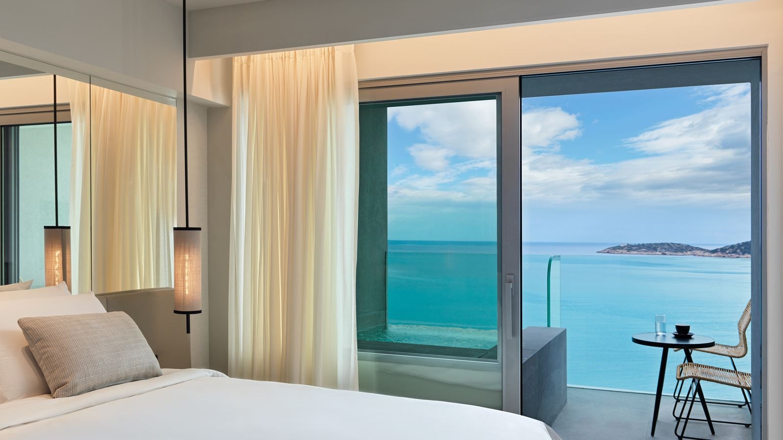 rooms-deluxe-stunning-sea-view-plunge-pool