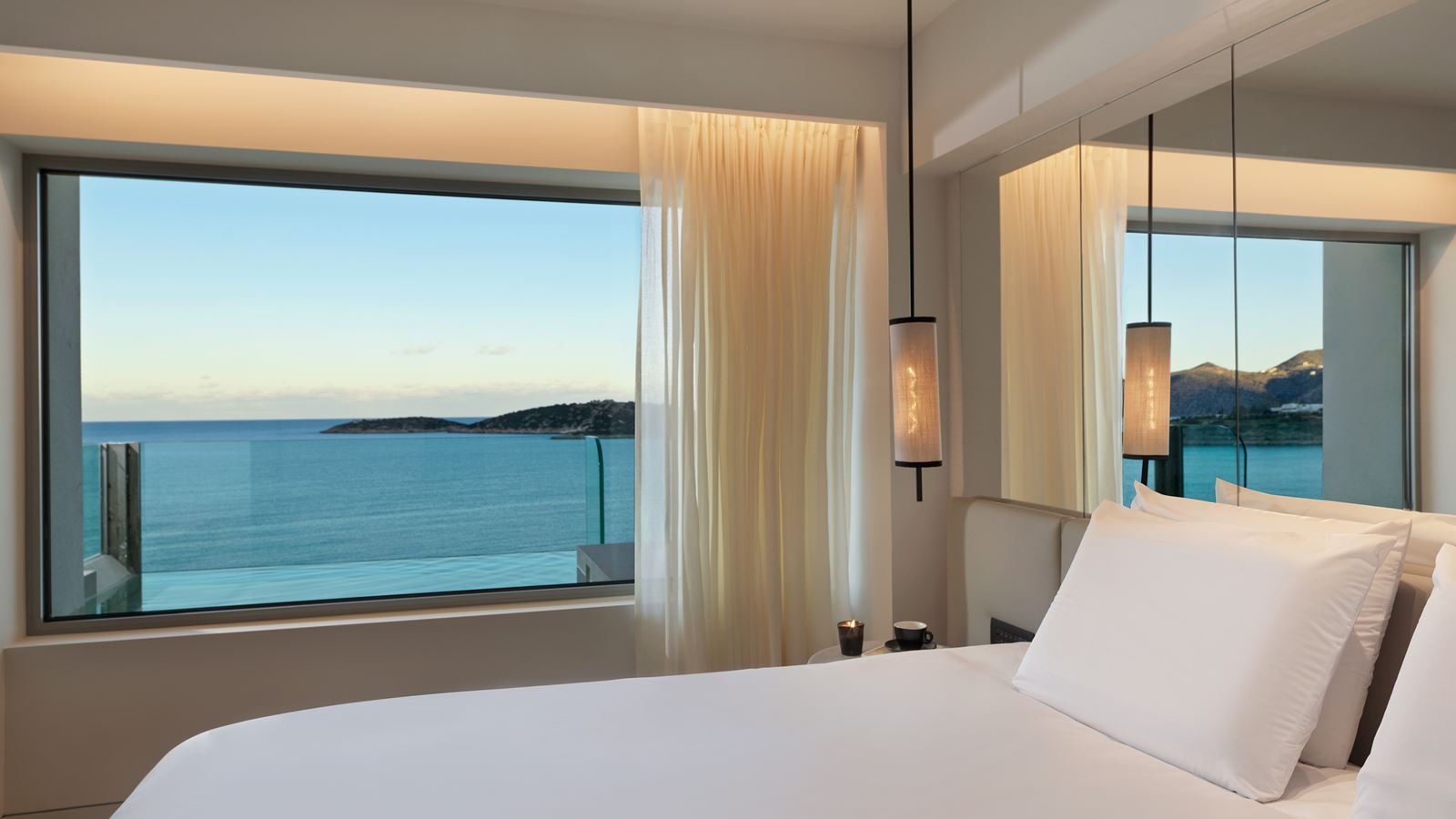 rooms-suite-stunning-sea-view-with-plunge-pool