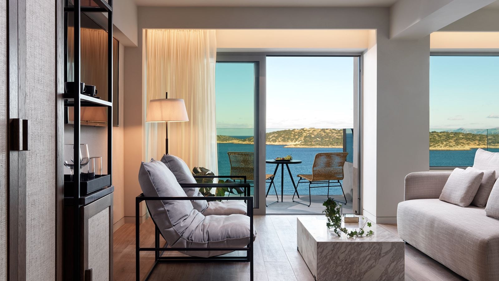 rooms-suite-stunning-sea-view-with-plunge-pool