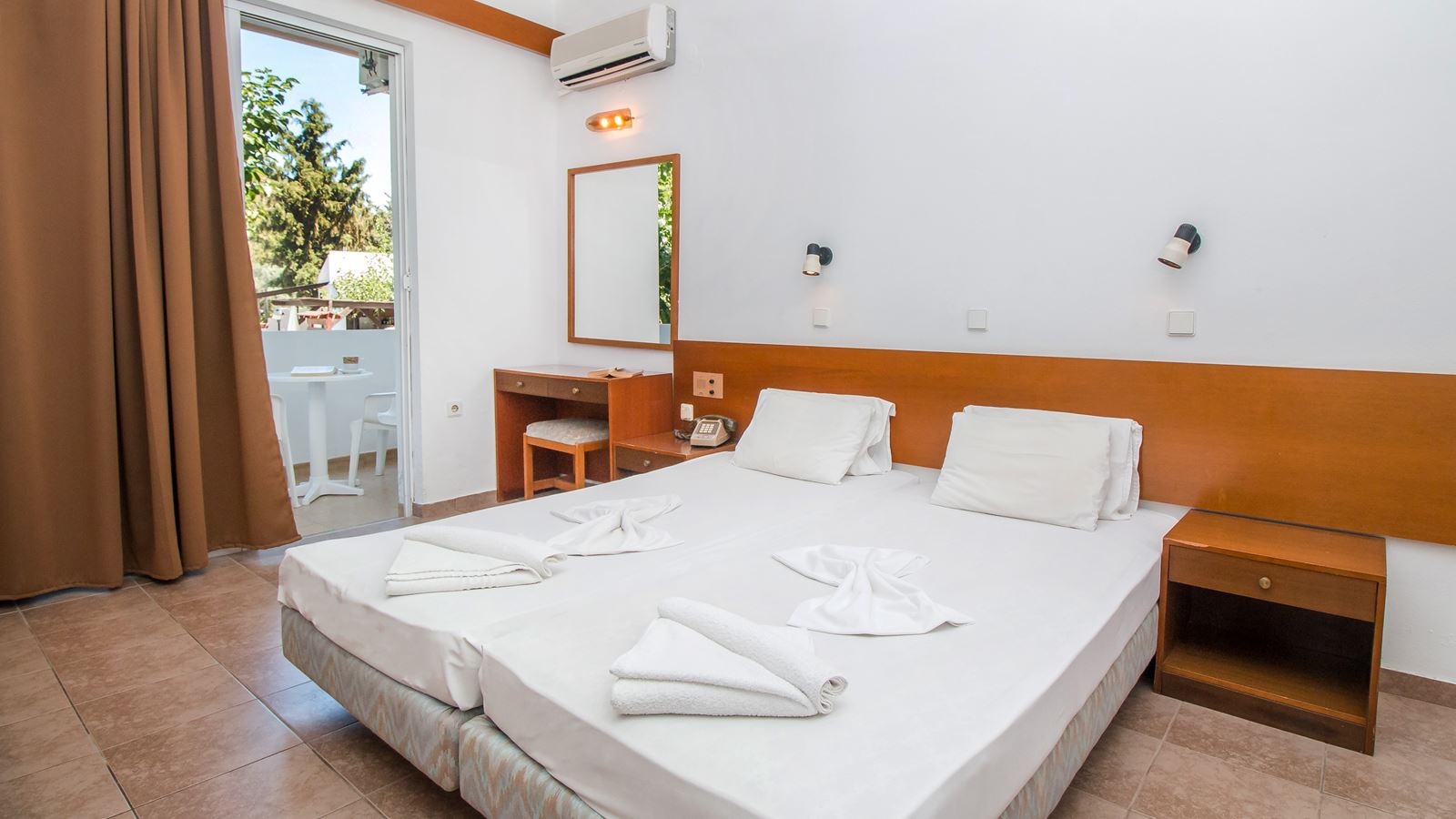 rooms-studio-double-balcony