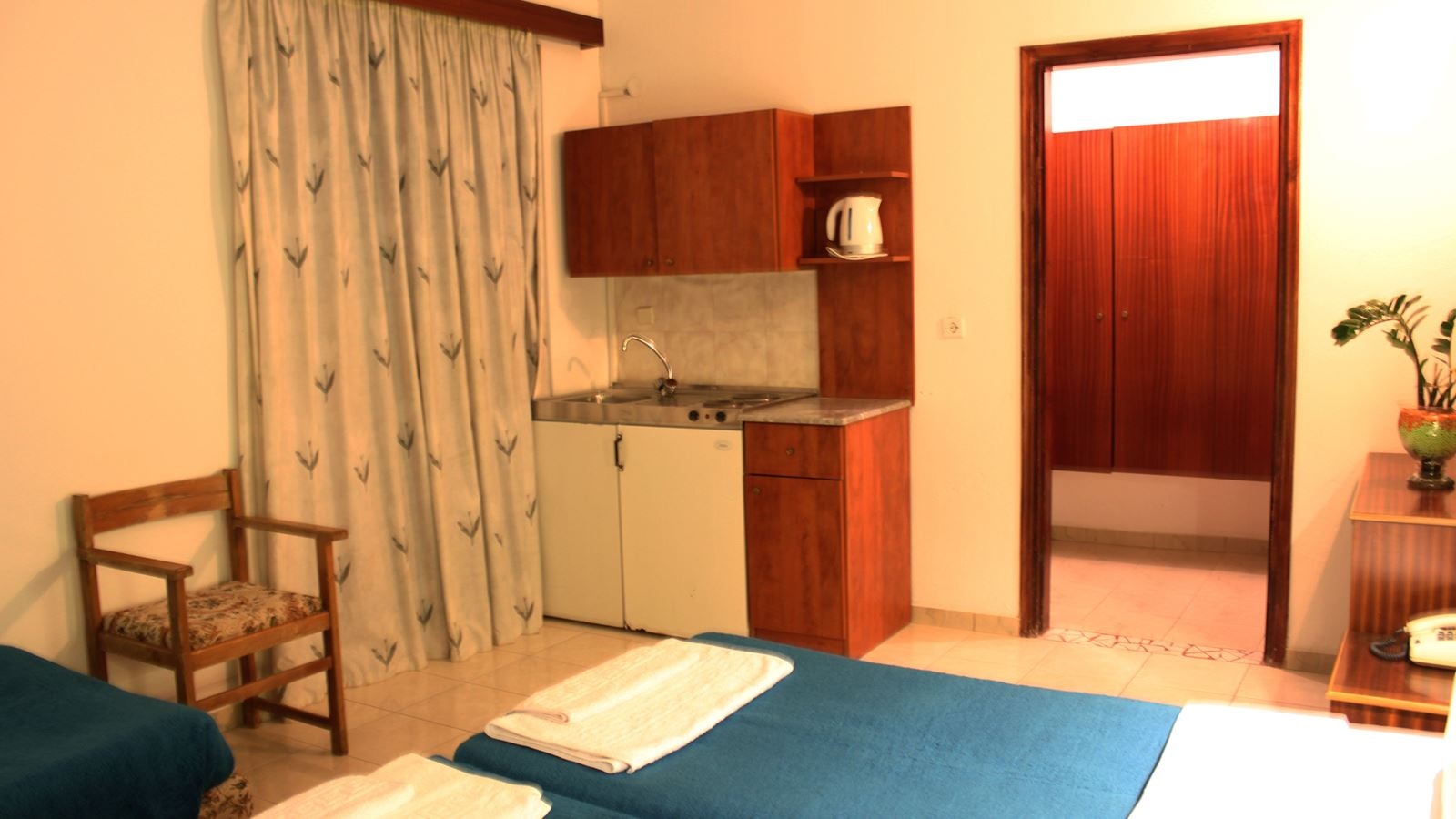 rooms-studio-double-balcony