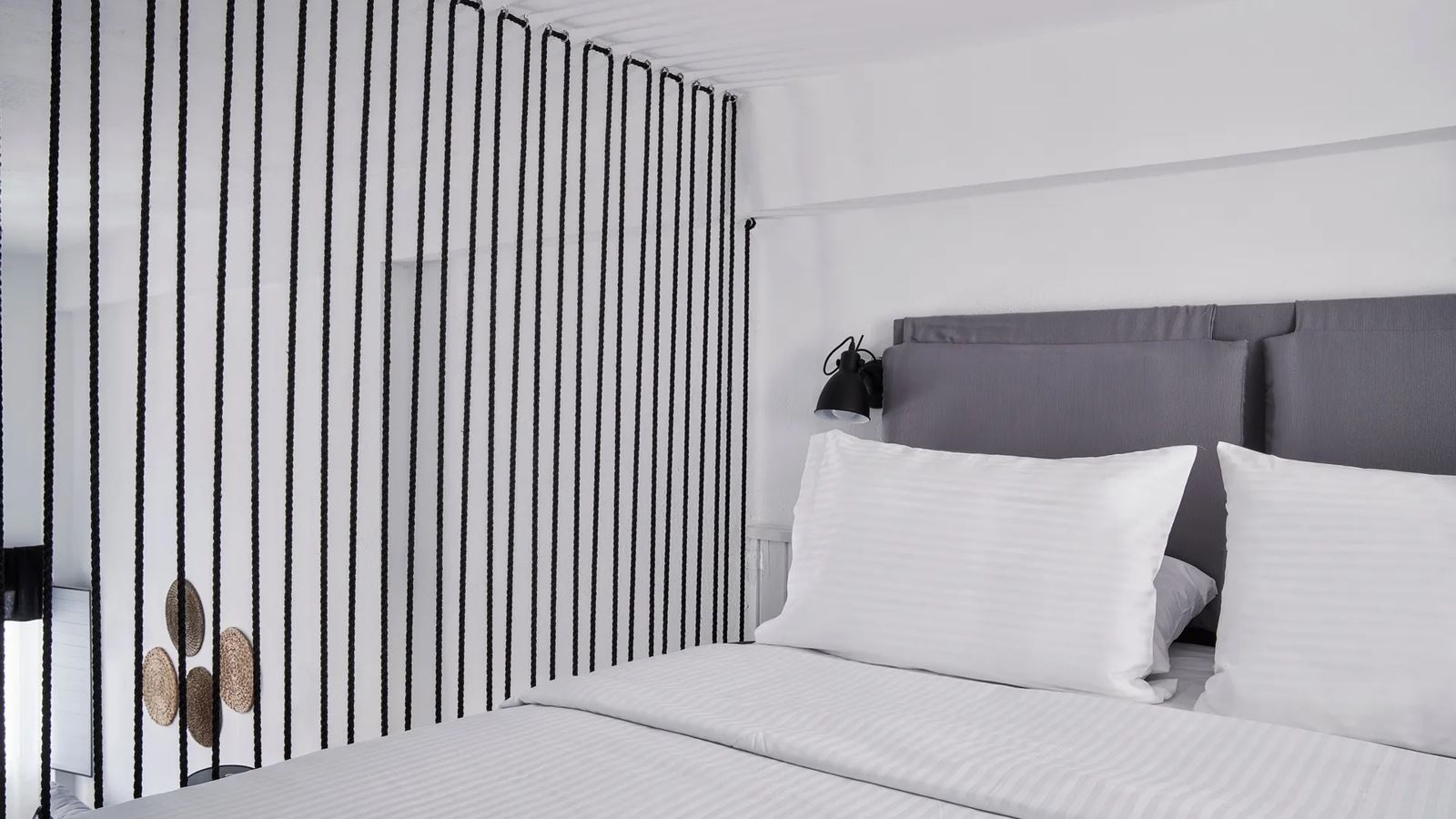 rooms-superior-room-with-caldera-view