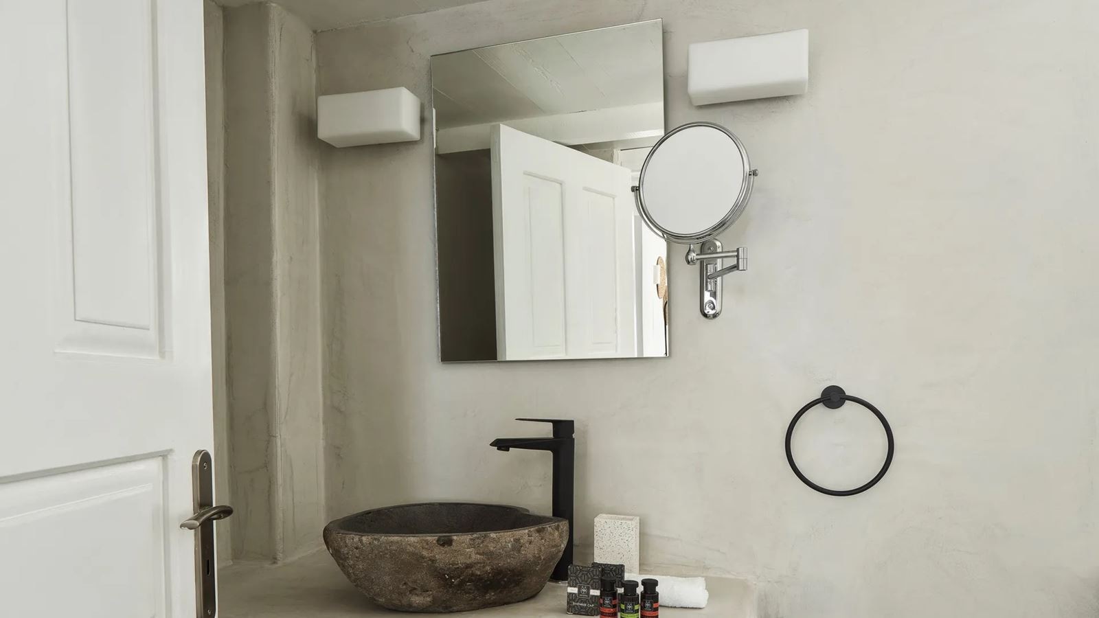 rooms-superior-room-with-caldera-view