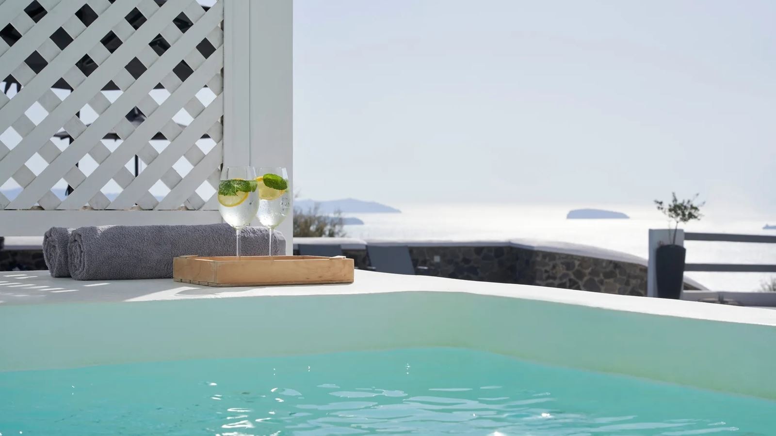 rooms-superior-jetted-tub-side-sea-view