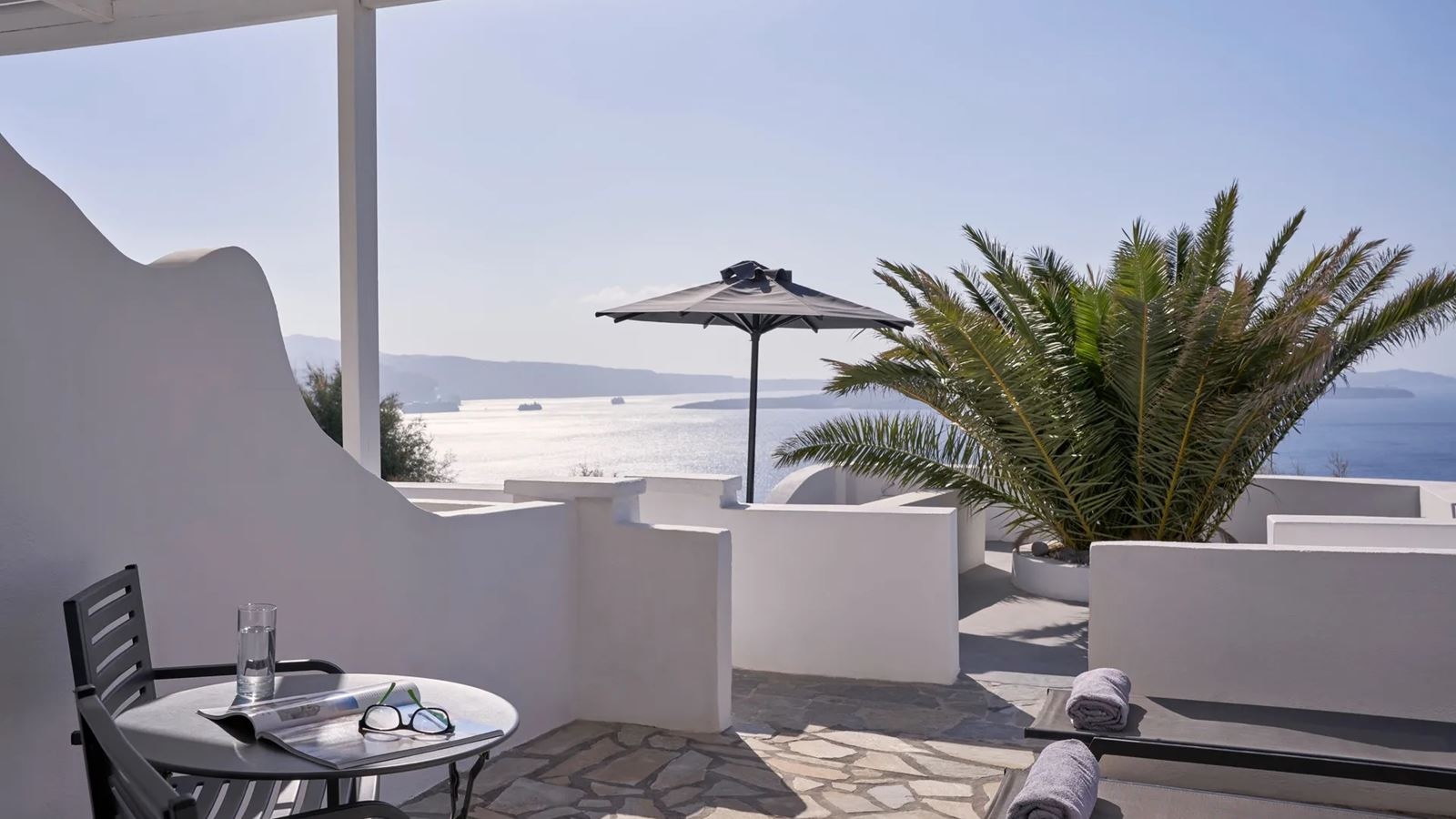 rooms-family-suite-with-caldera-view