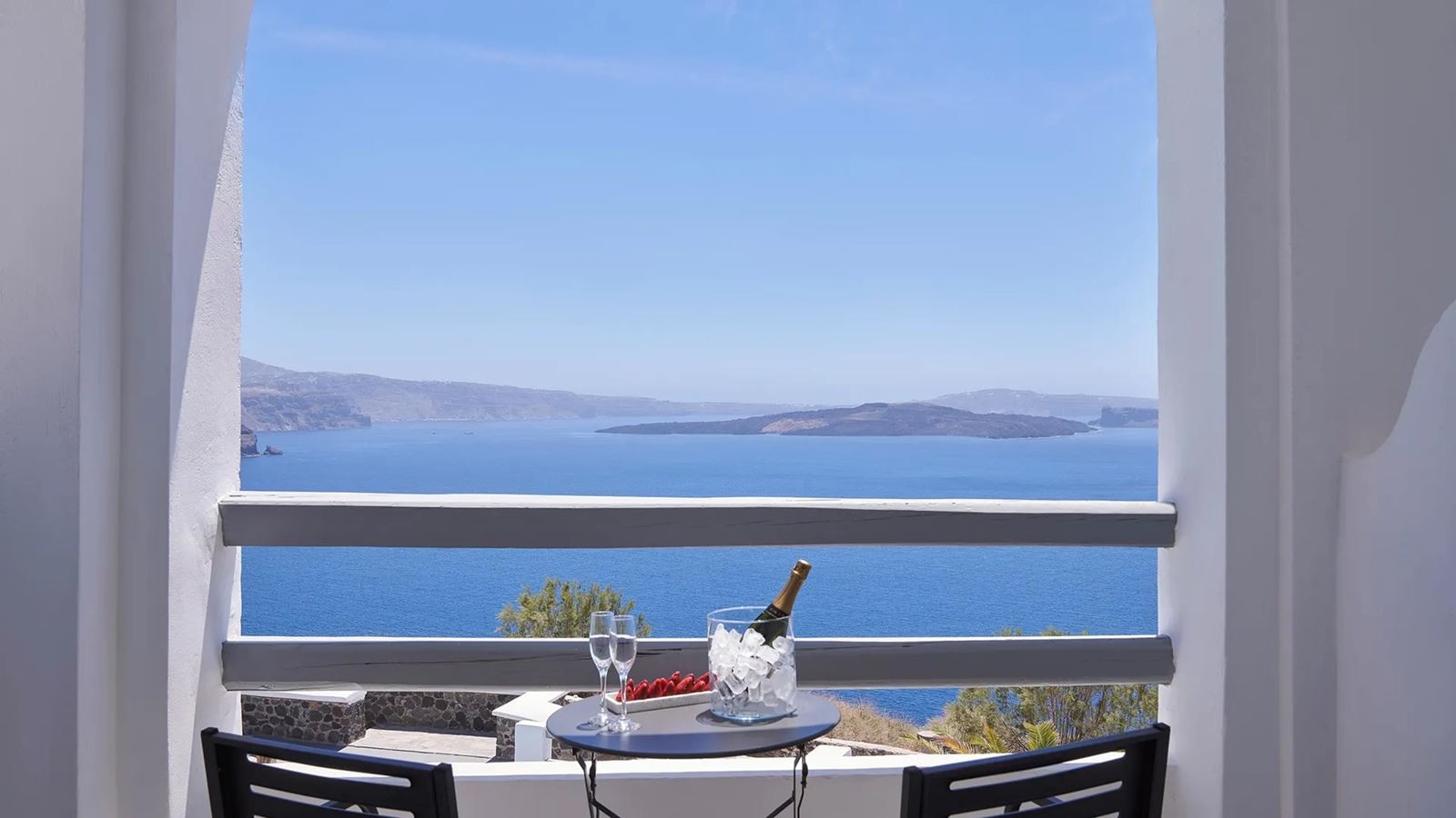 rooms-standard-room-with-caldera-view