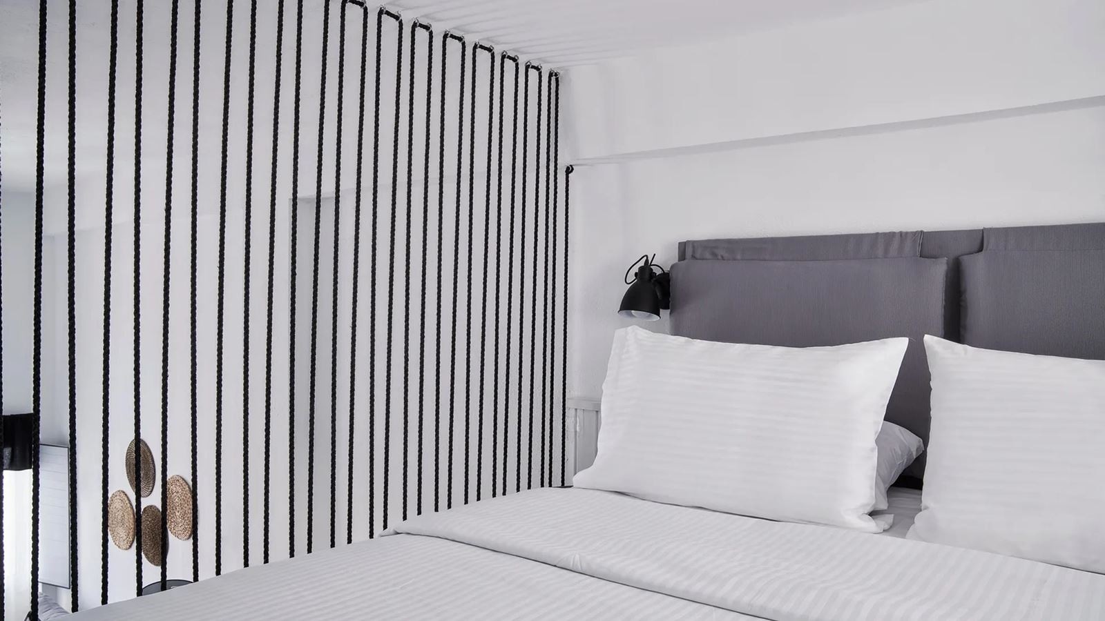 rooms-superior-room-with-caldera-view