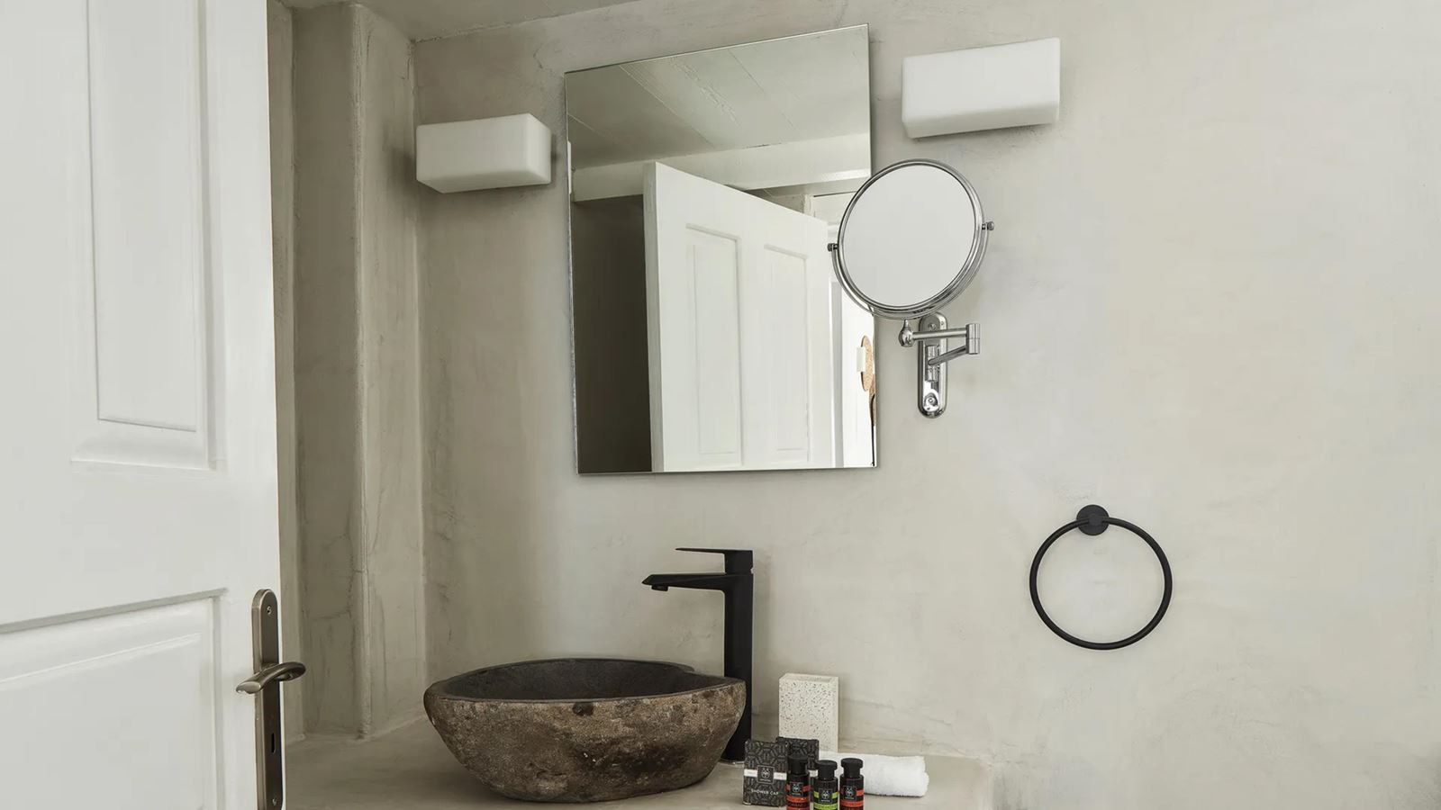 rooms-family-suite-with-caldera-view