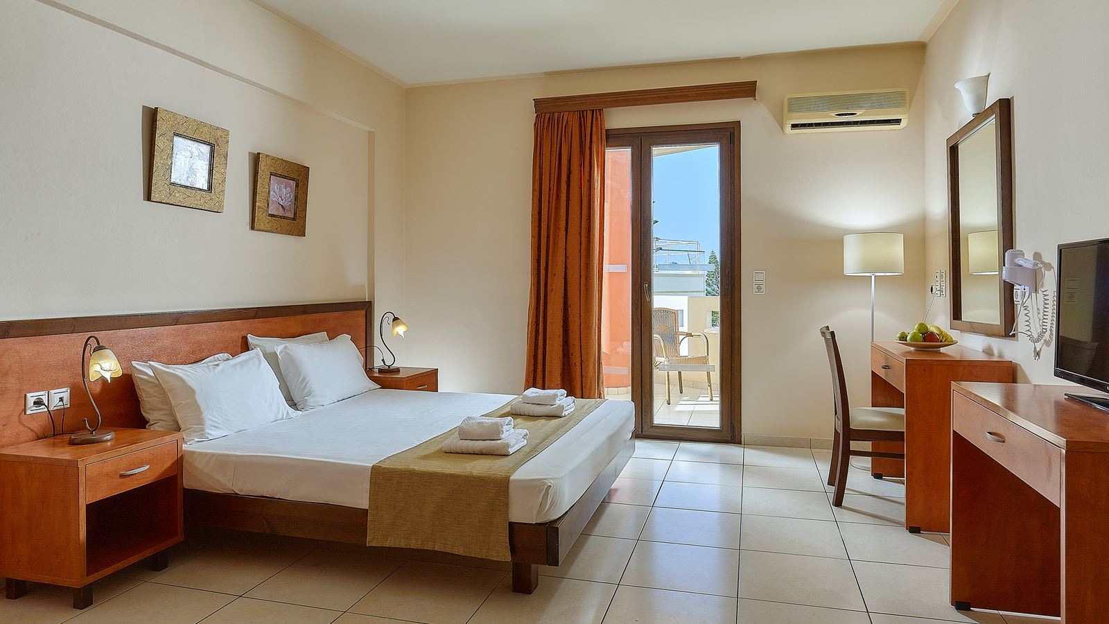 rooms-room-standard-double-balcony-or-terrace