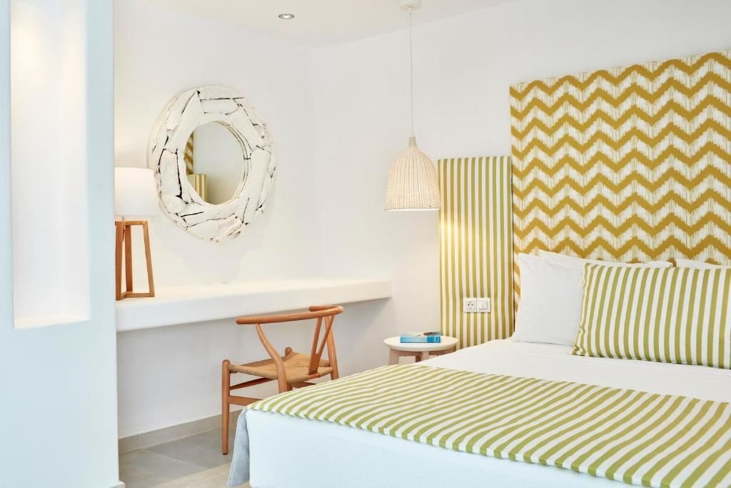 rooms-deluxe-suite-sea-view-with-indoor-jacuzzi