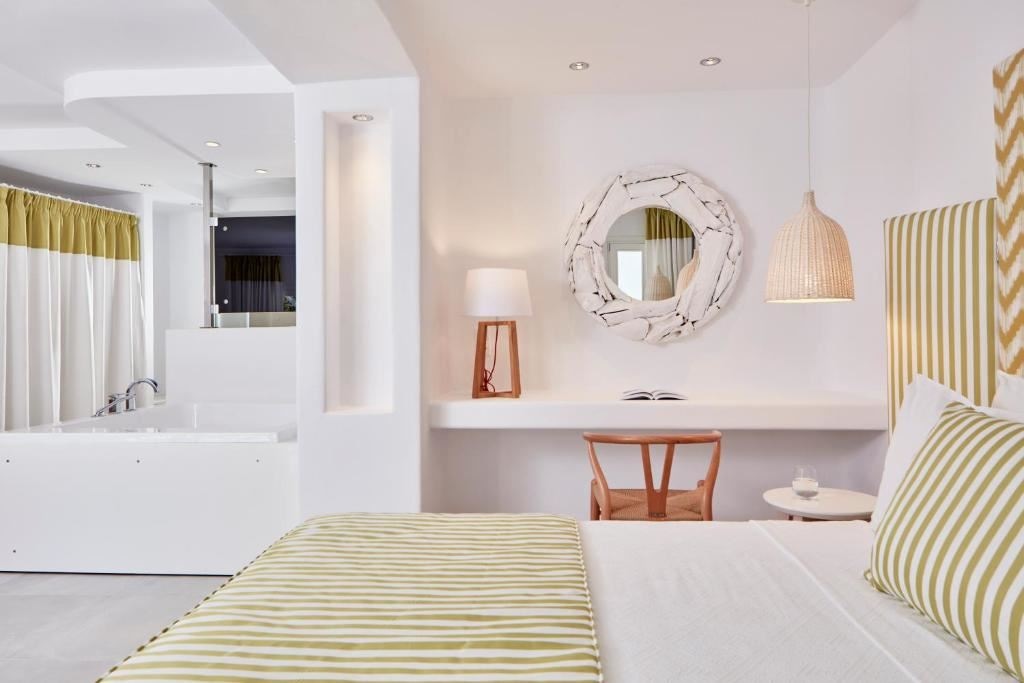 rooms-deluxe-suite-sea-view-with-indoor-jacuzzi