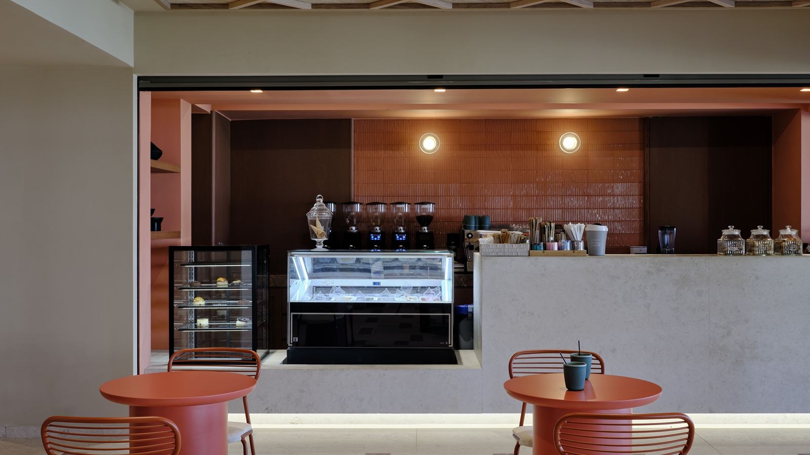 bars-theas-coffeepastry--gelateria