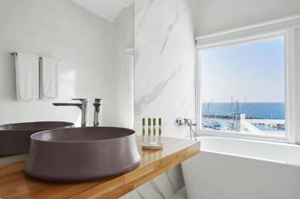 rooms-notos-suite-sea-view