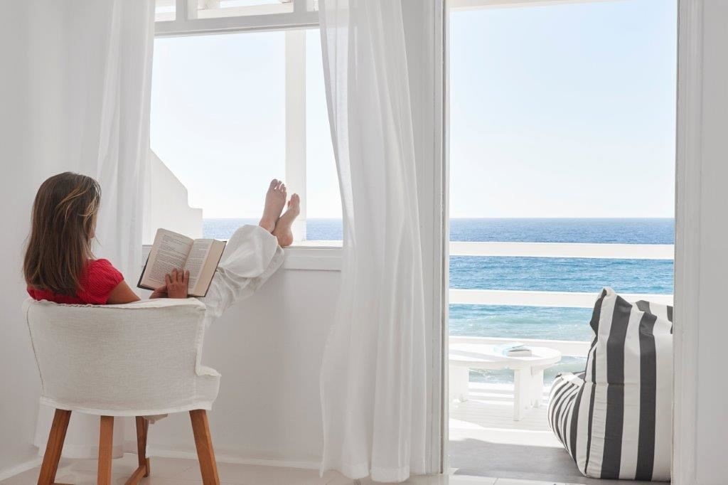 rooms-suite-with-plunge-pool-and-sea-view